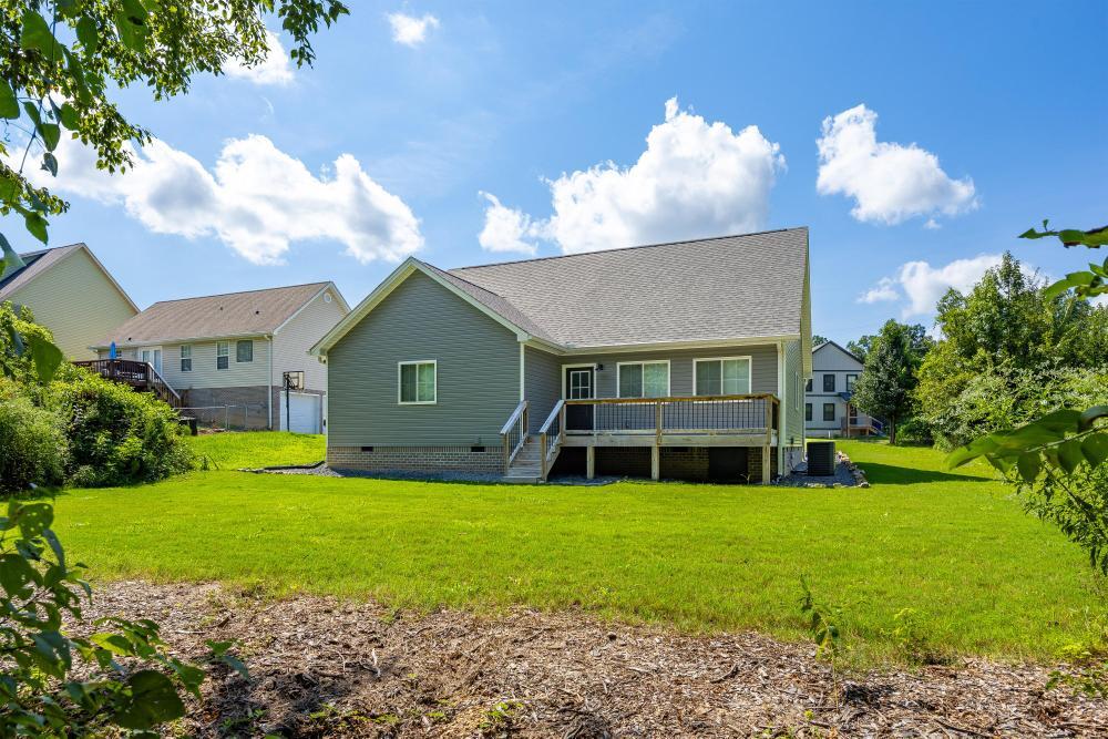 1428 Woodland Cove Drive NE