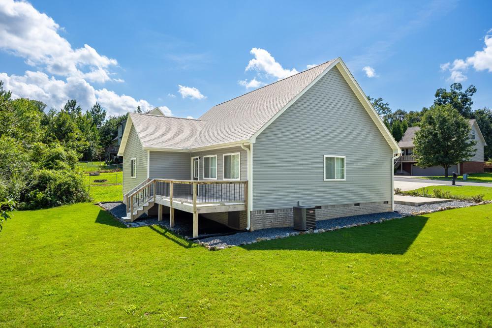 1428 Woodland Cove Drive NE