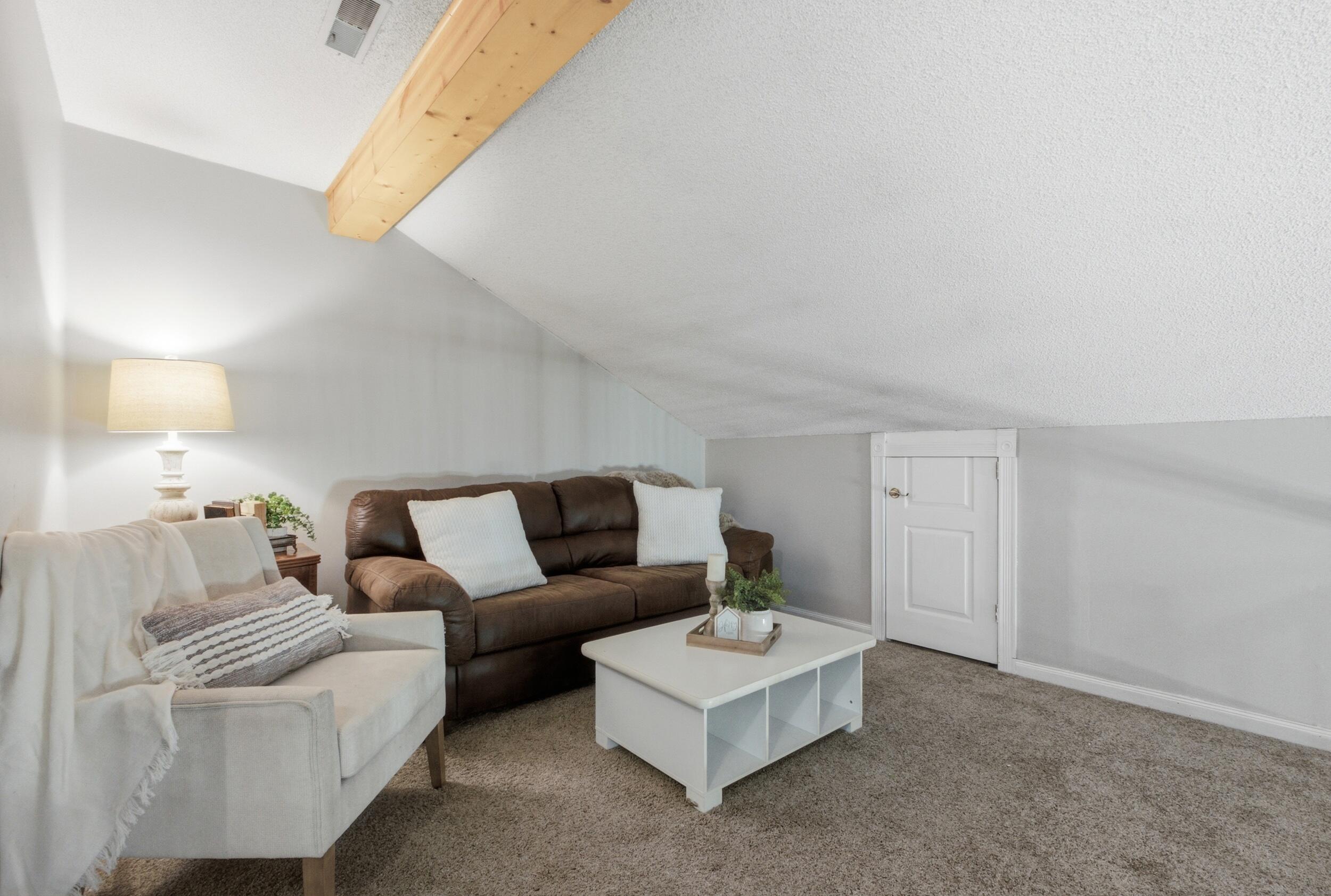 933 Halls Valley Road