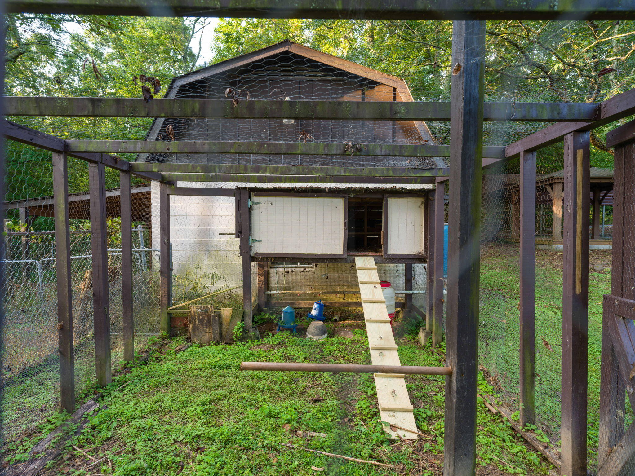 933 Halls Valley Road