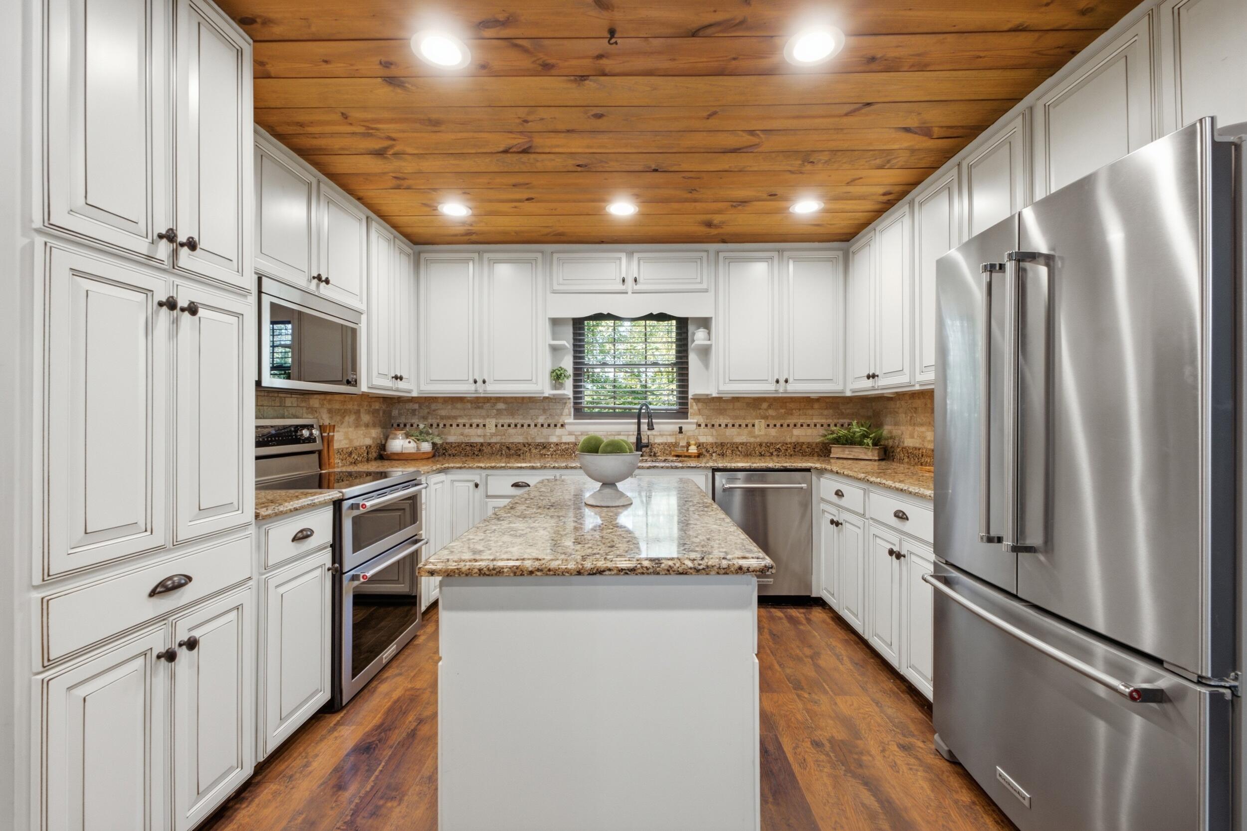 933 Halls Valley Road