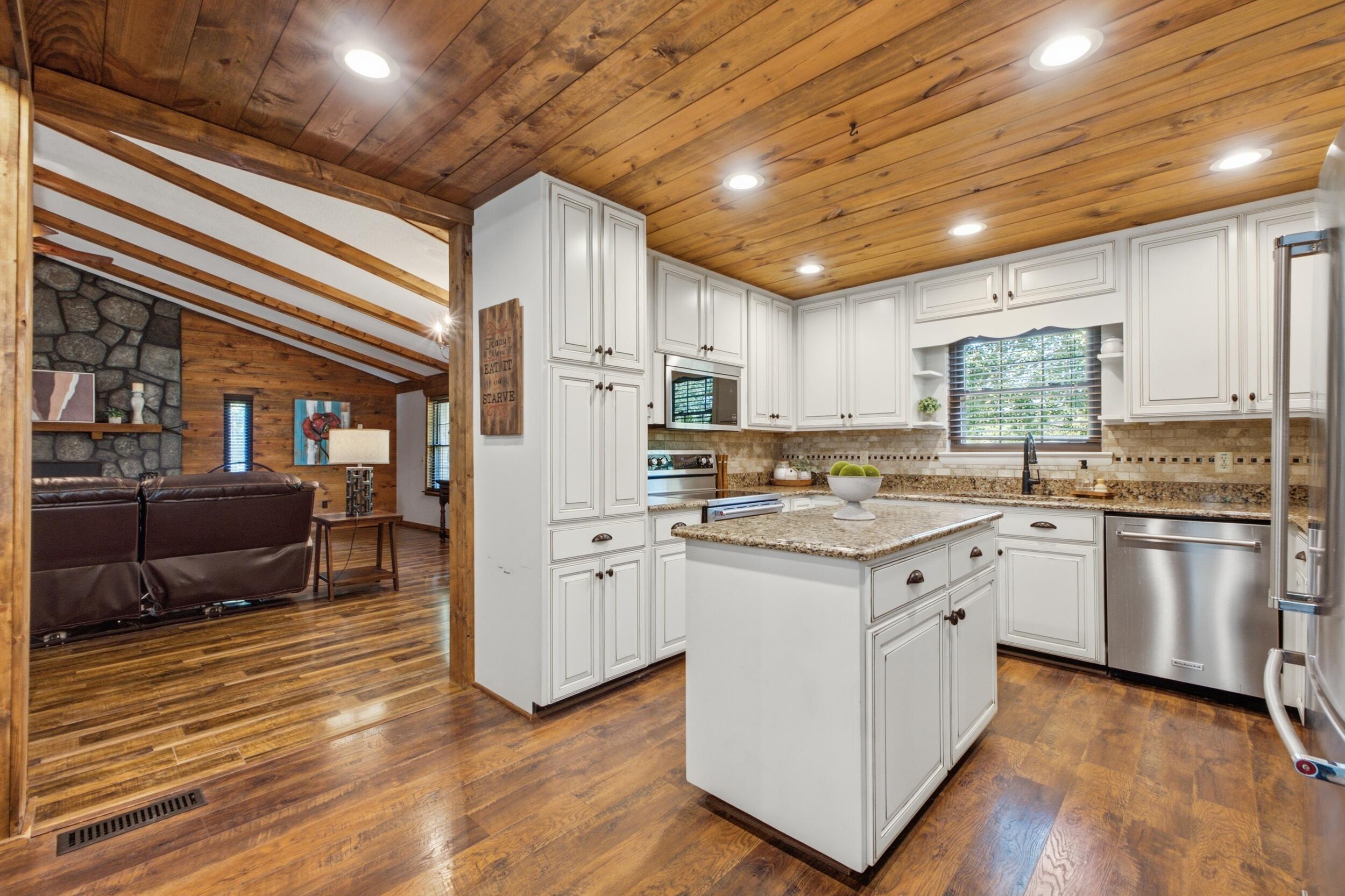933 Halls Valley Road