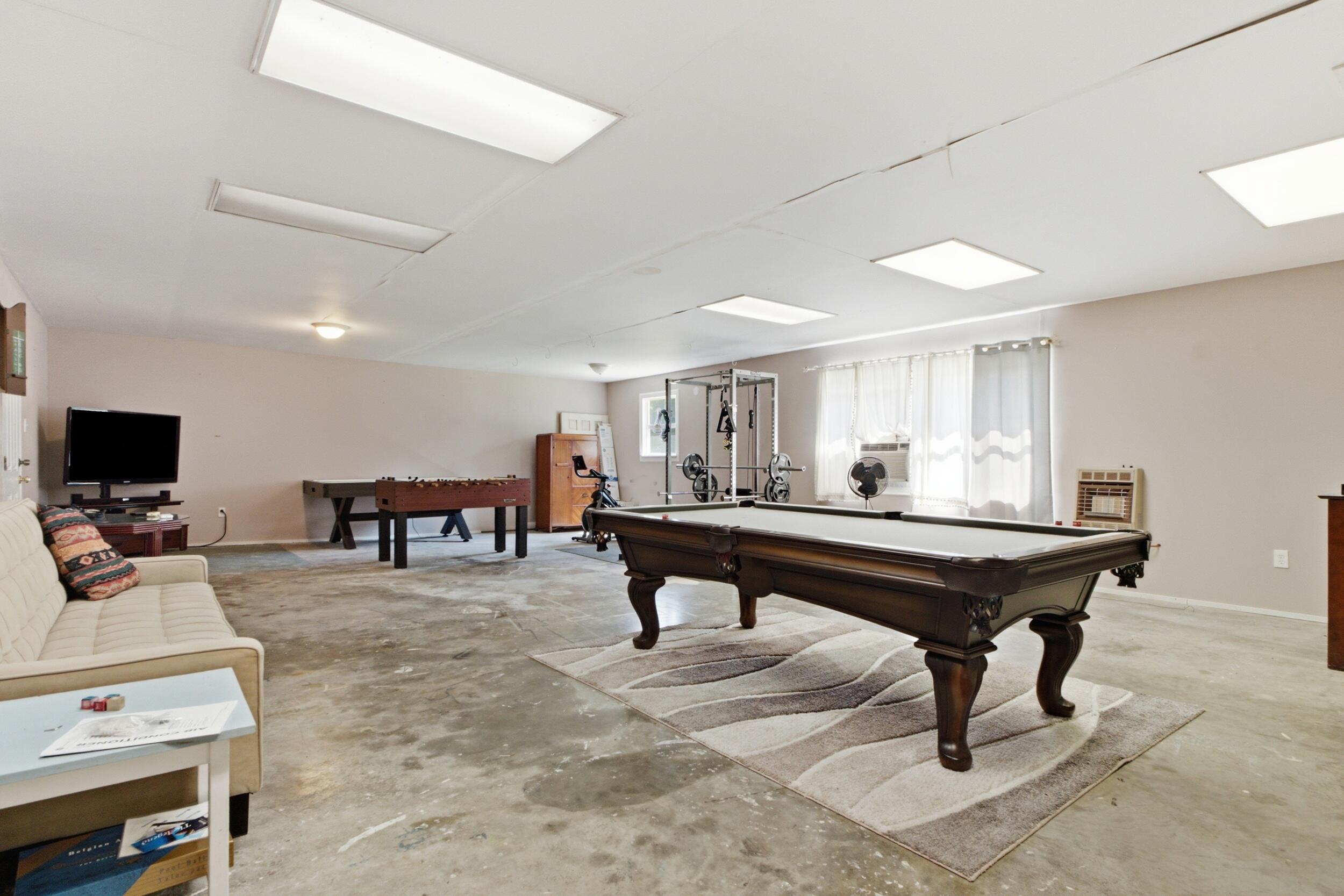 933 Halls Valley Road