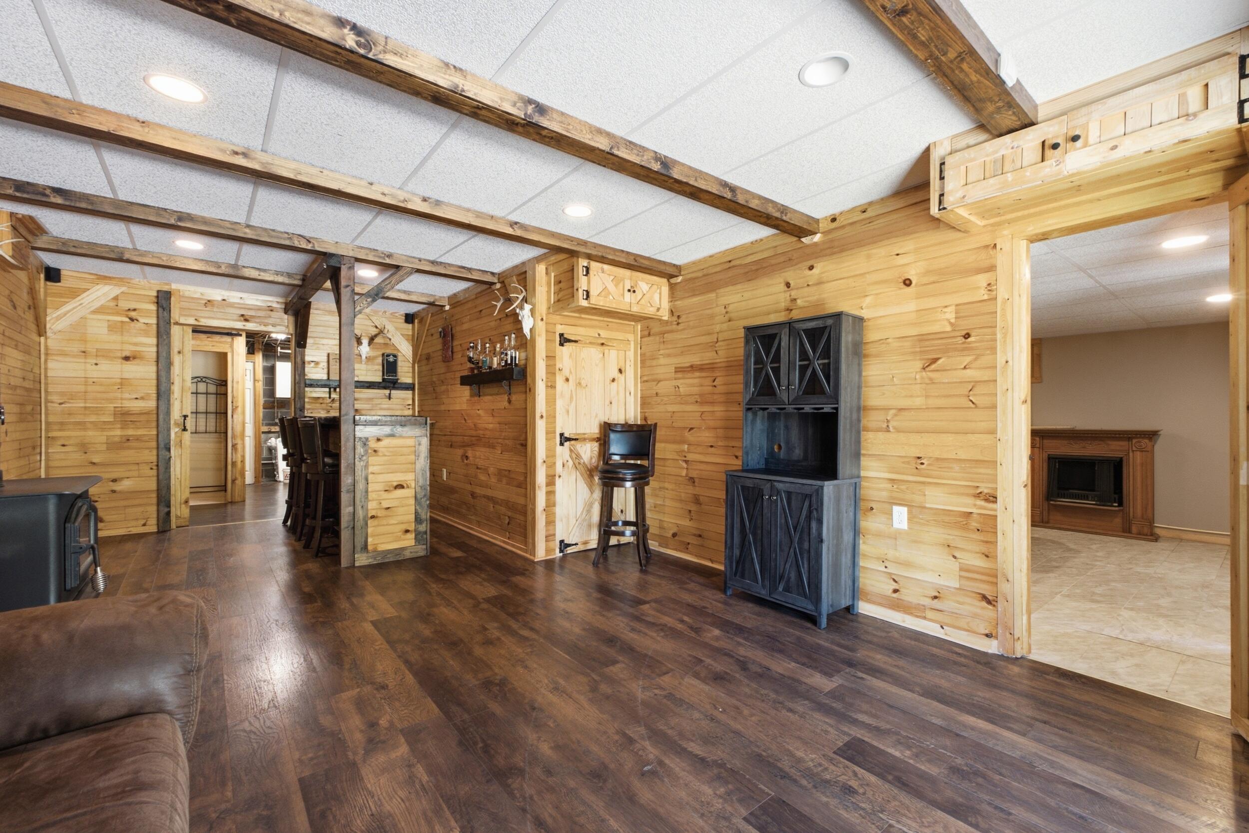 933 Halls Valley Road