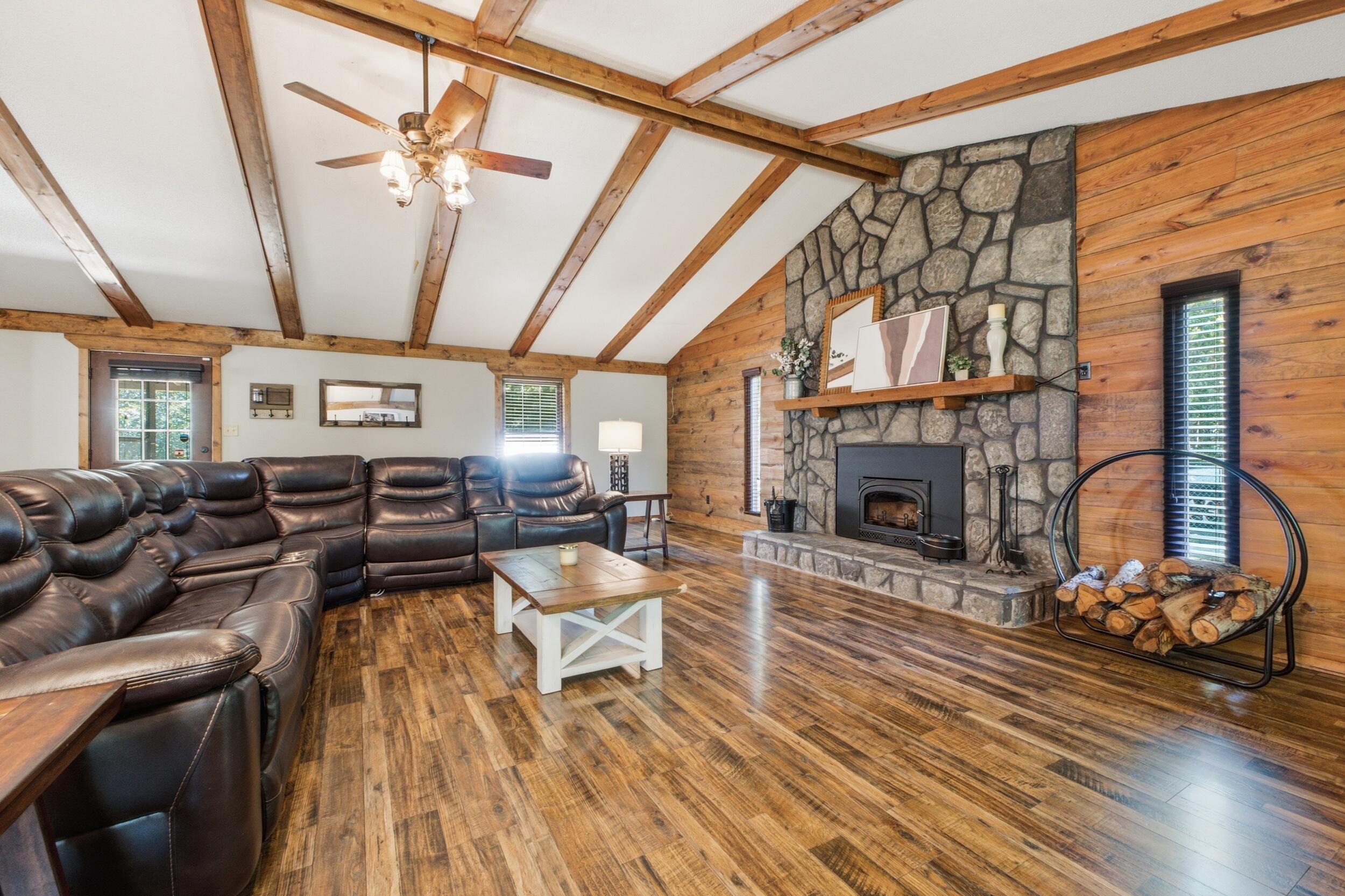 933 Halls Valley Road