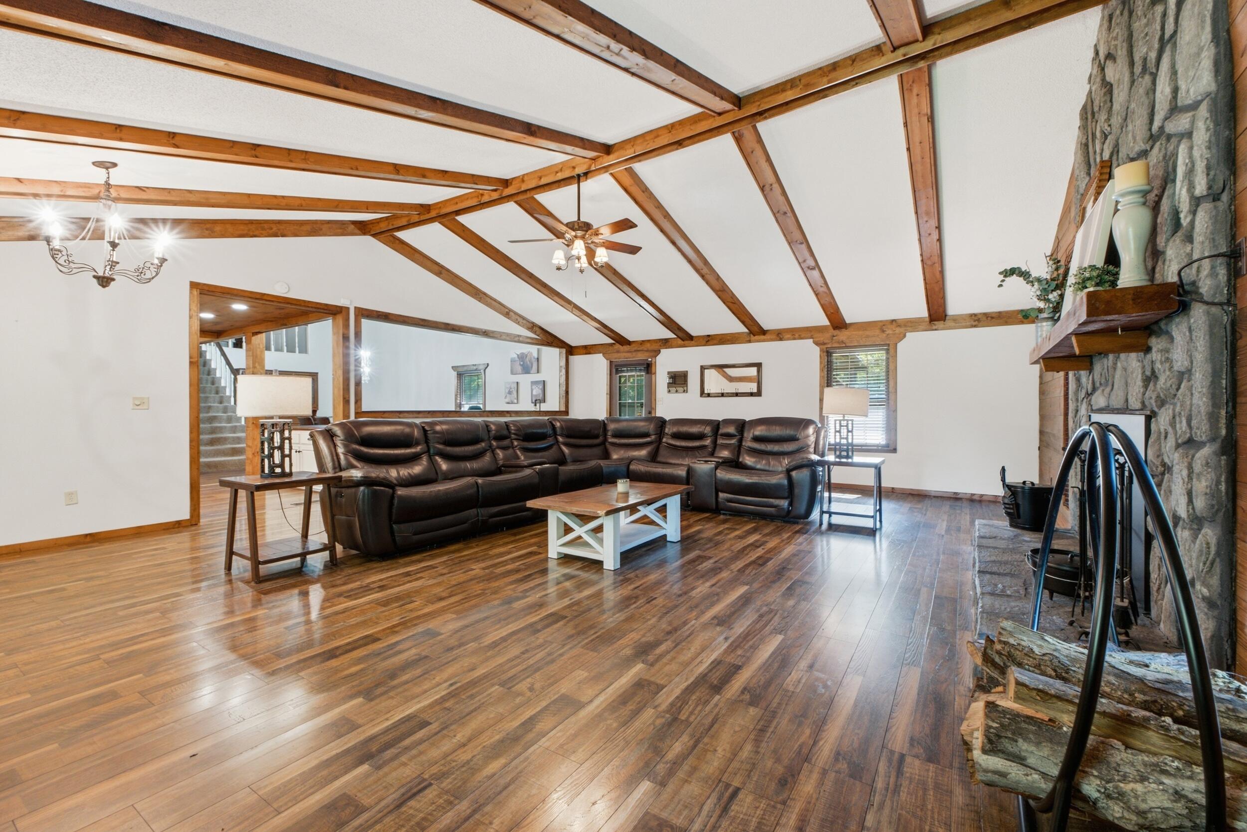 933 Halls Valley Road