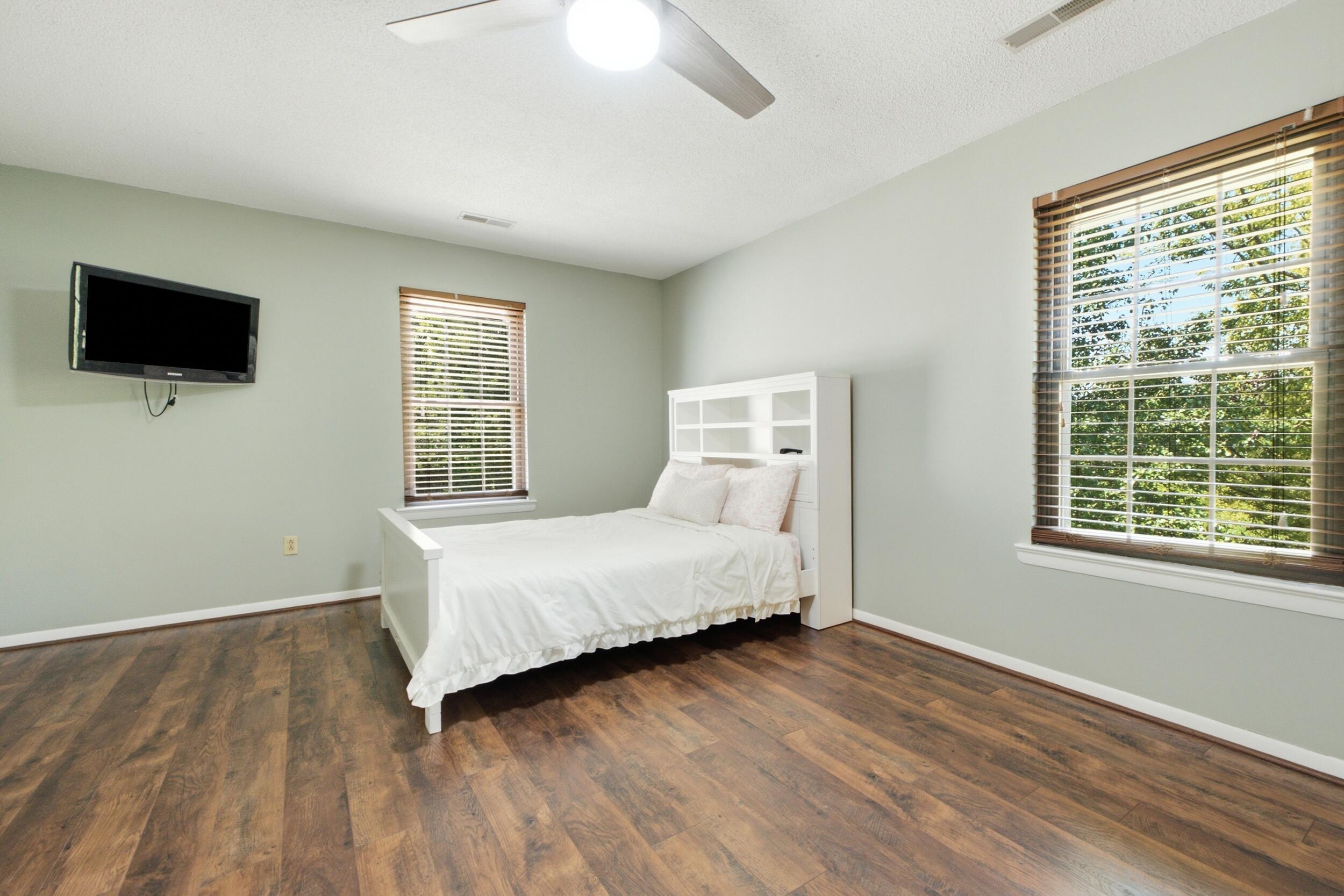 933 Halls Valley Road