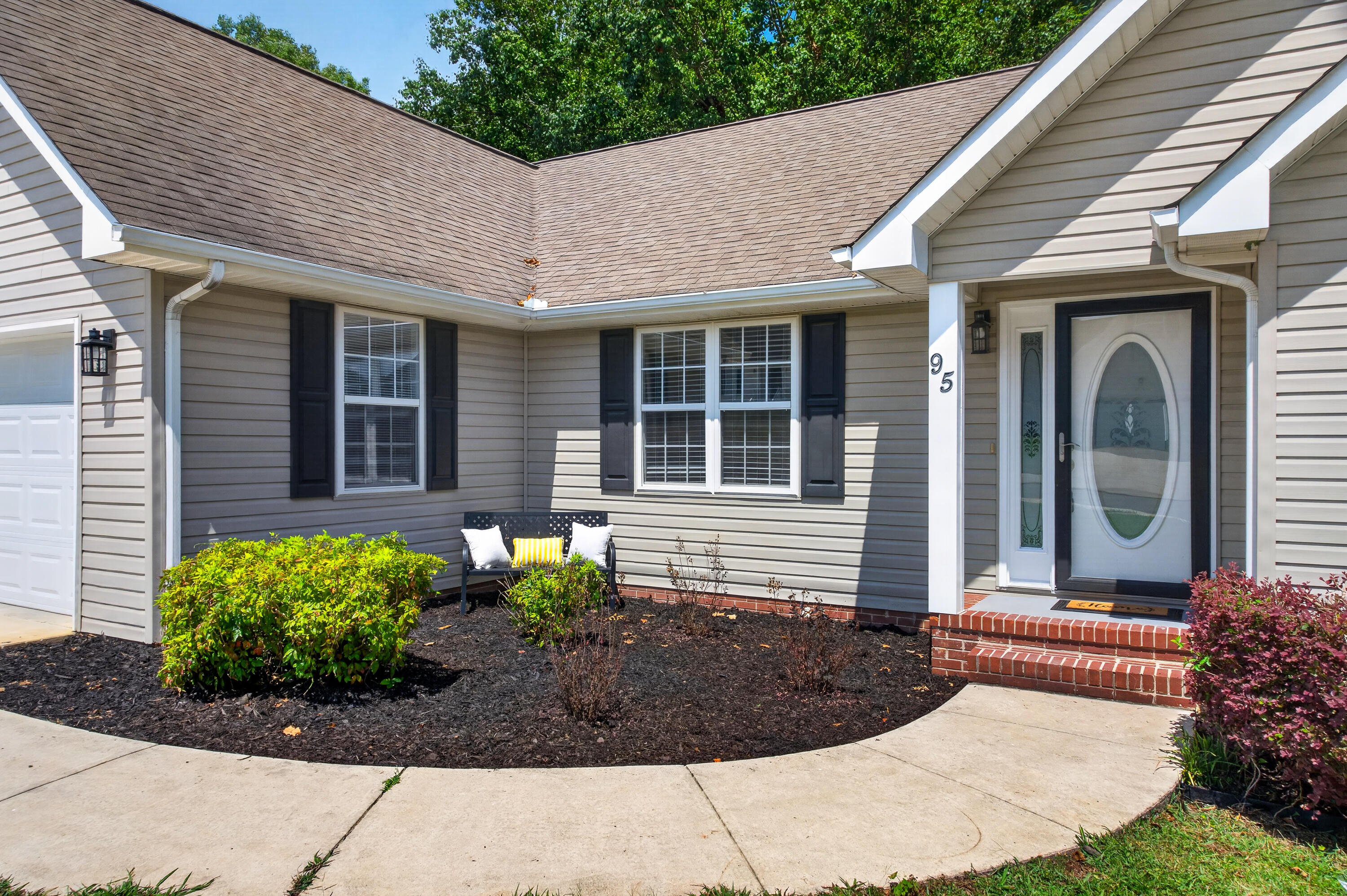 95 Creekview Drive