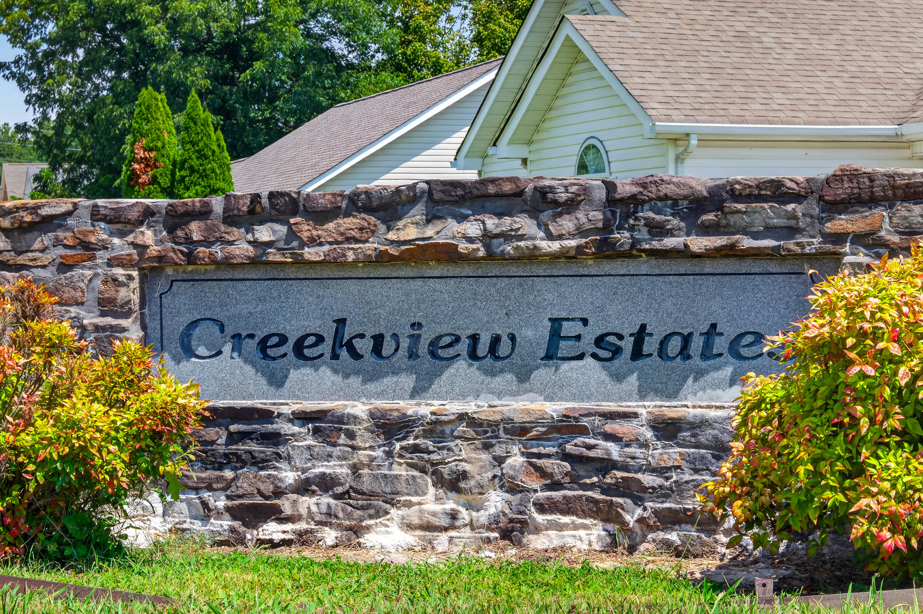 95 Creekview Drive