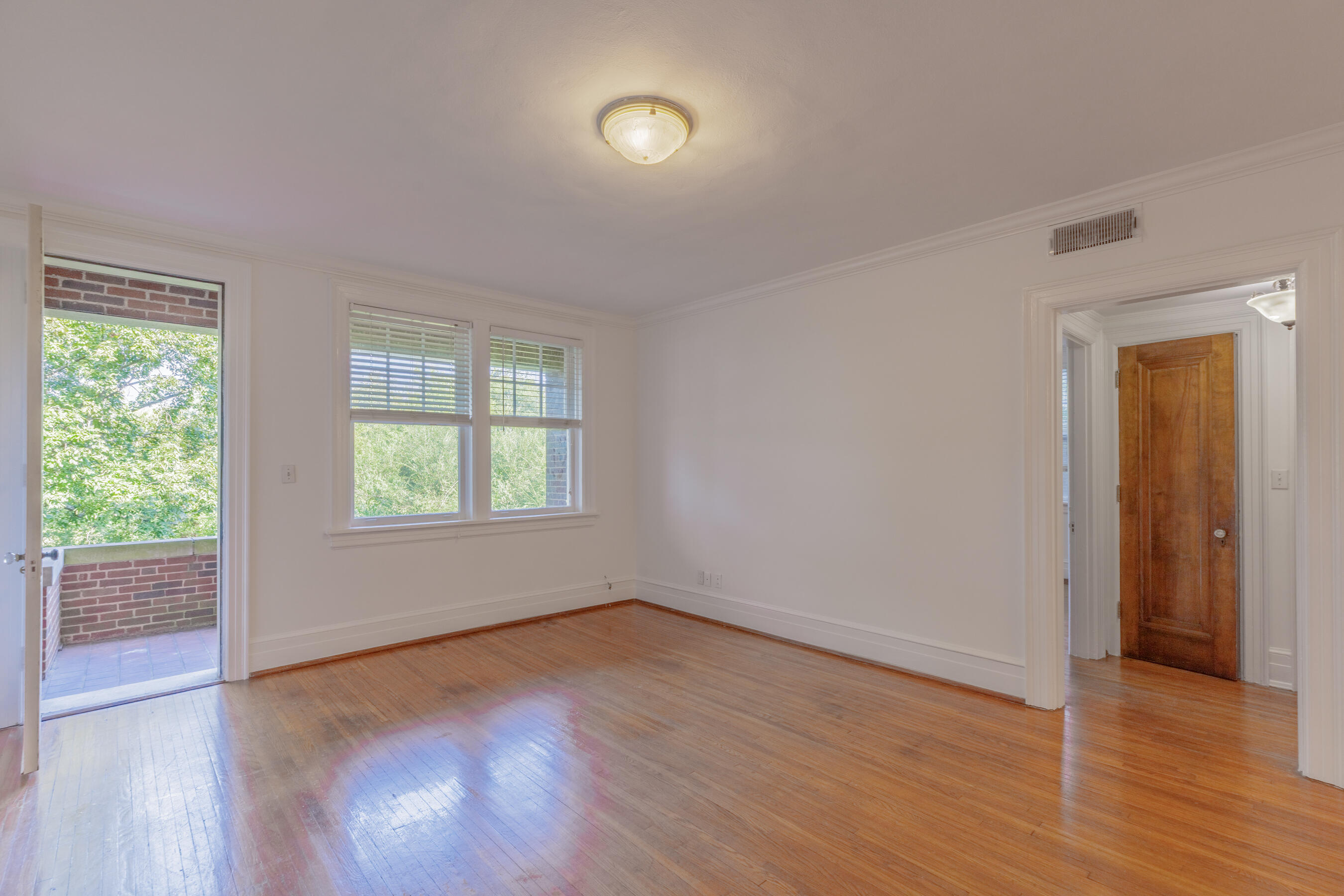 190 N Crest Road, 3