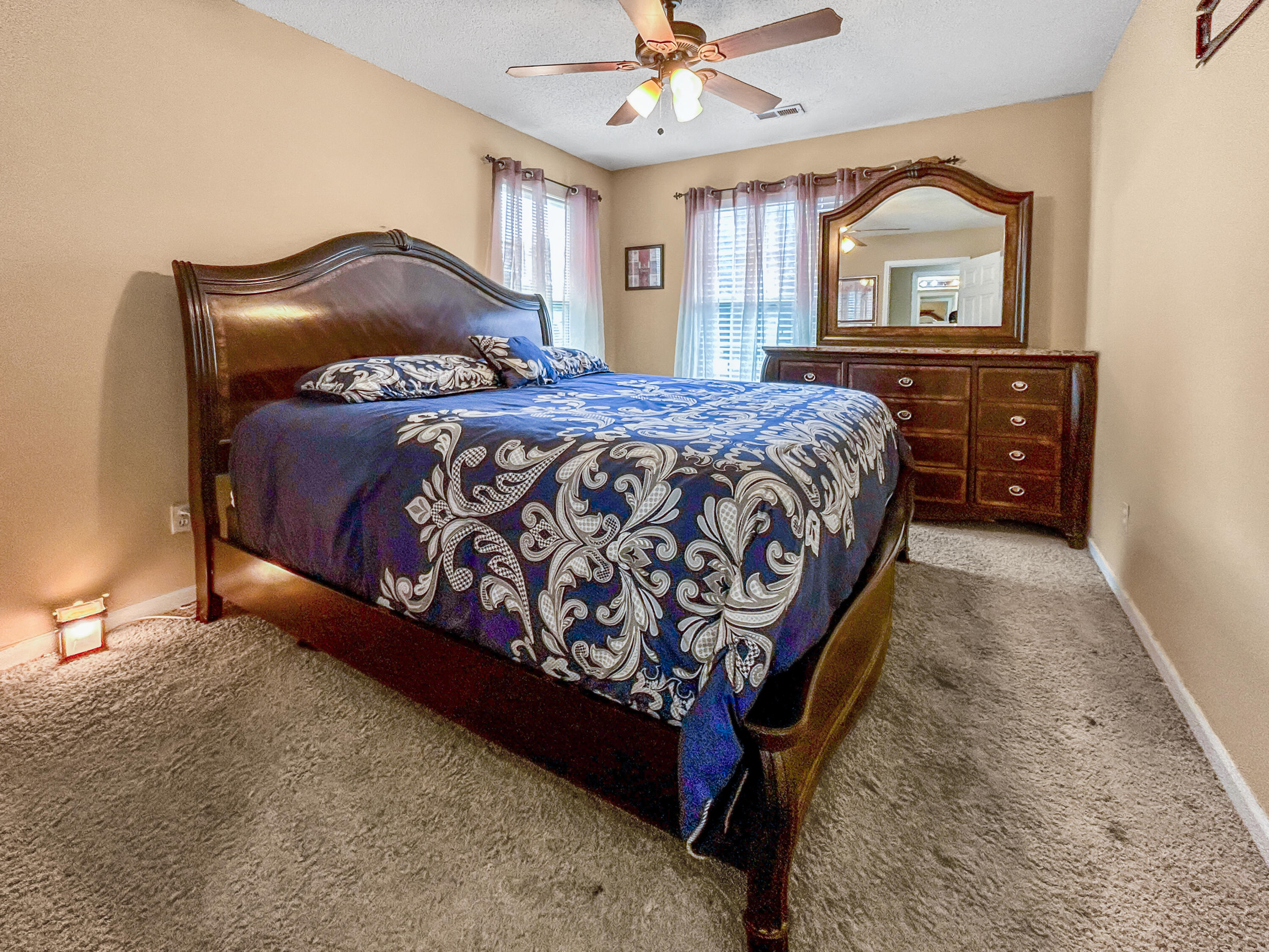 1502 Mike Edd Lane