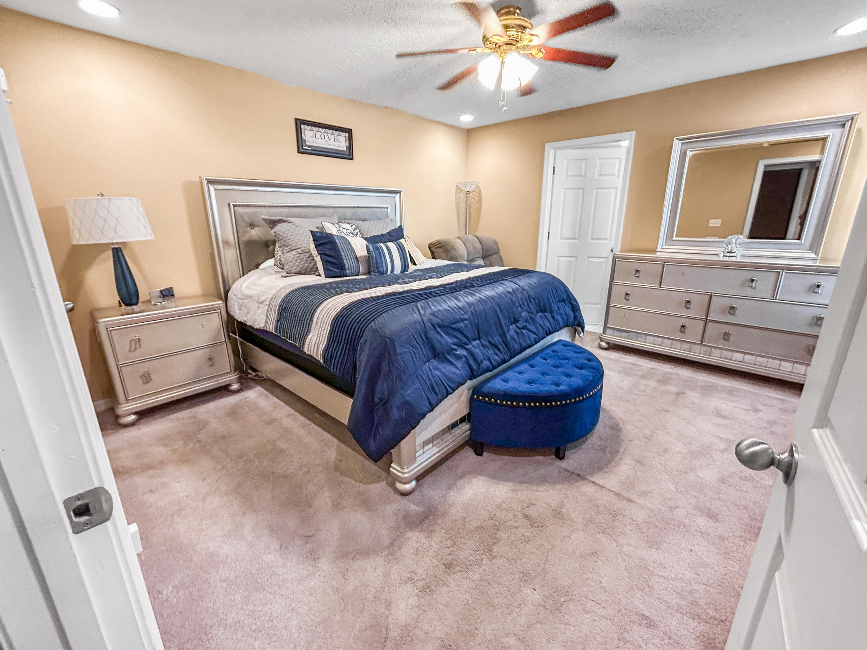 1502 Mike Edd Lane