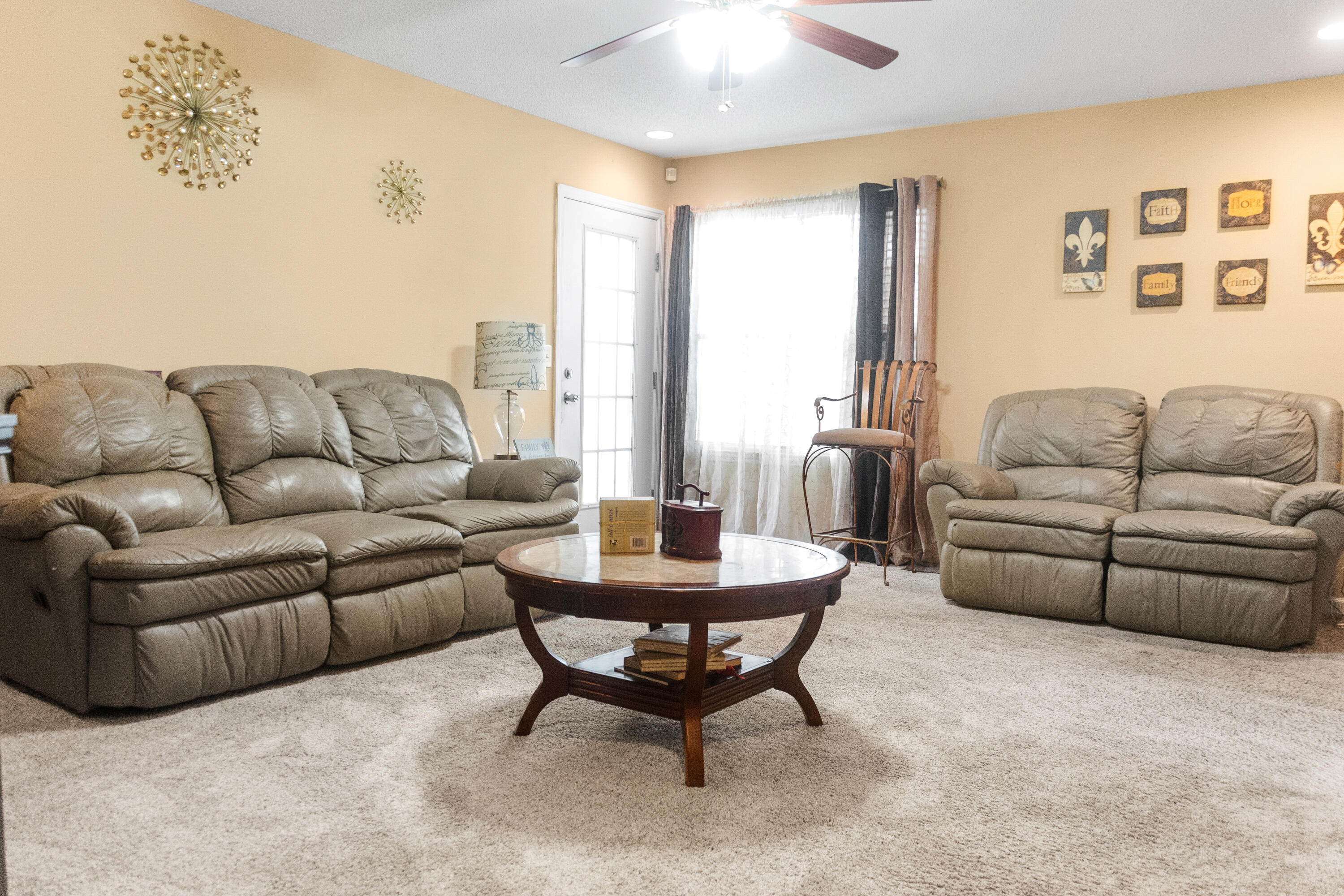 1502 Mike Edd Lane