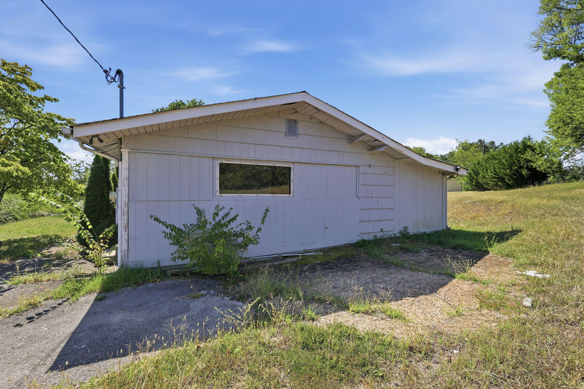 4320 Bonny Oaks Drive