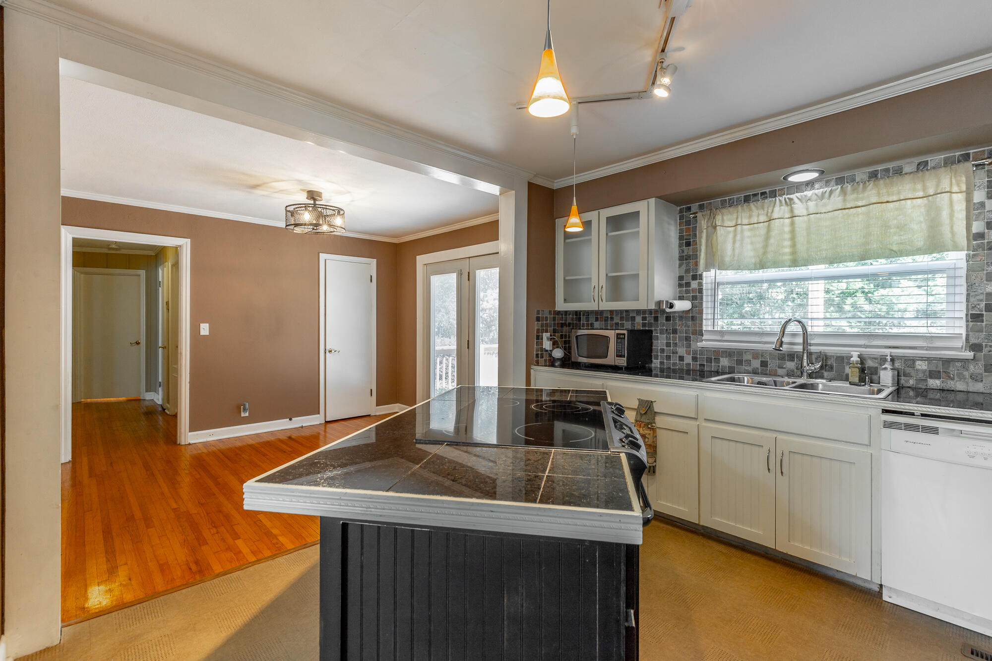 3601 Glendon Drive