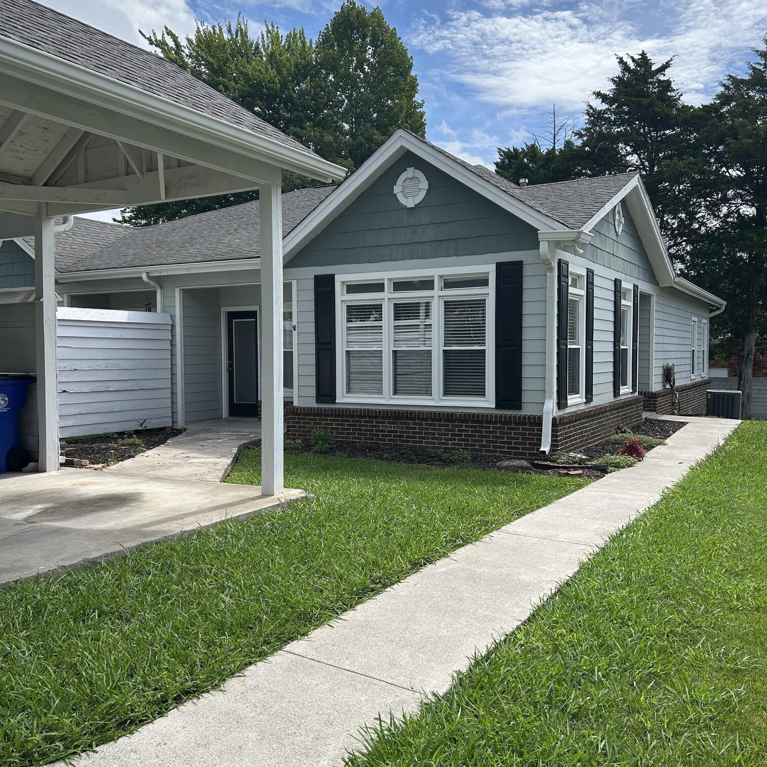 260 Grove Avenue NW