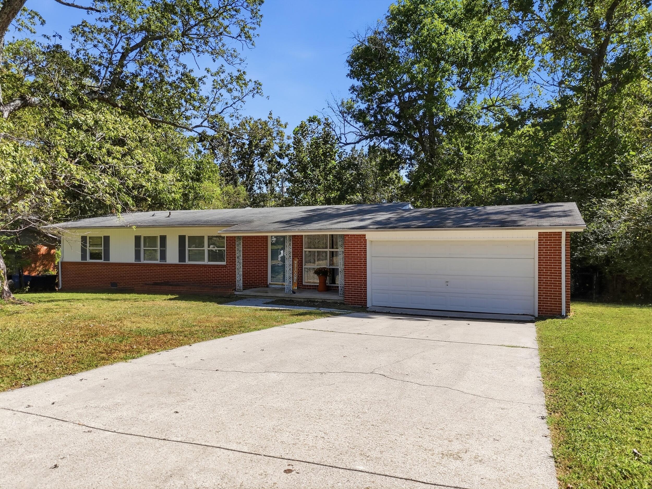 1622 Fernwood Circle