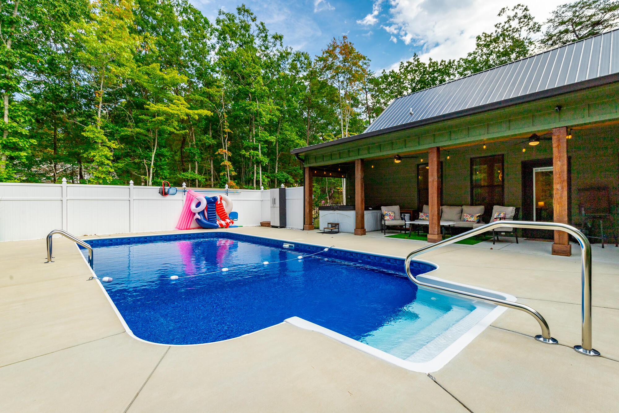 195 N Stewart Lane