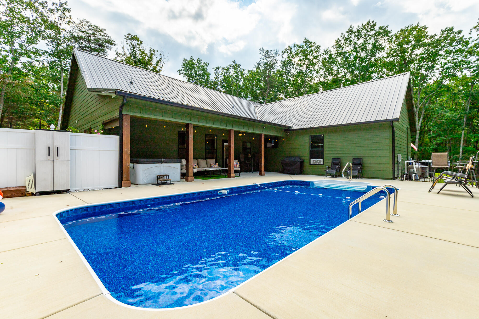 195 N Stewart Lane
