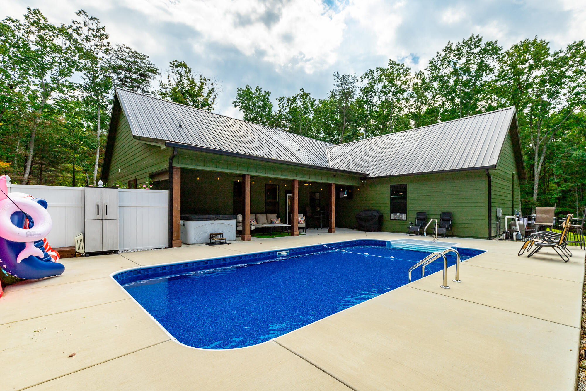 195 N Stewart Lane