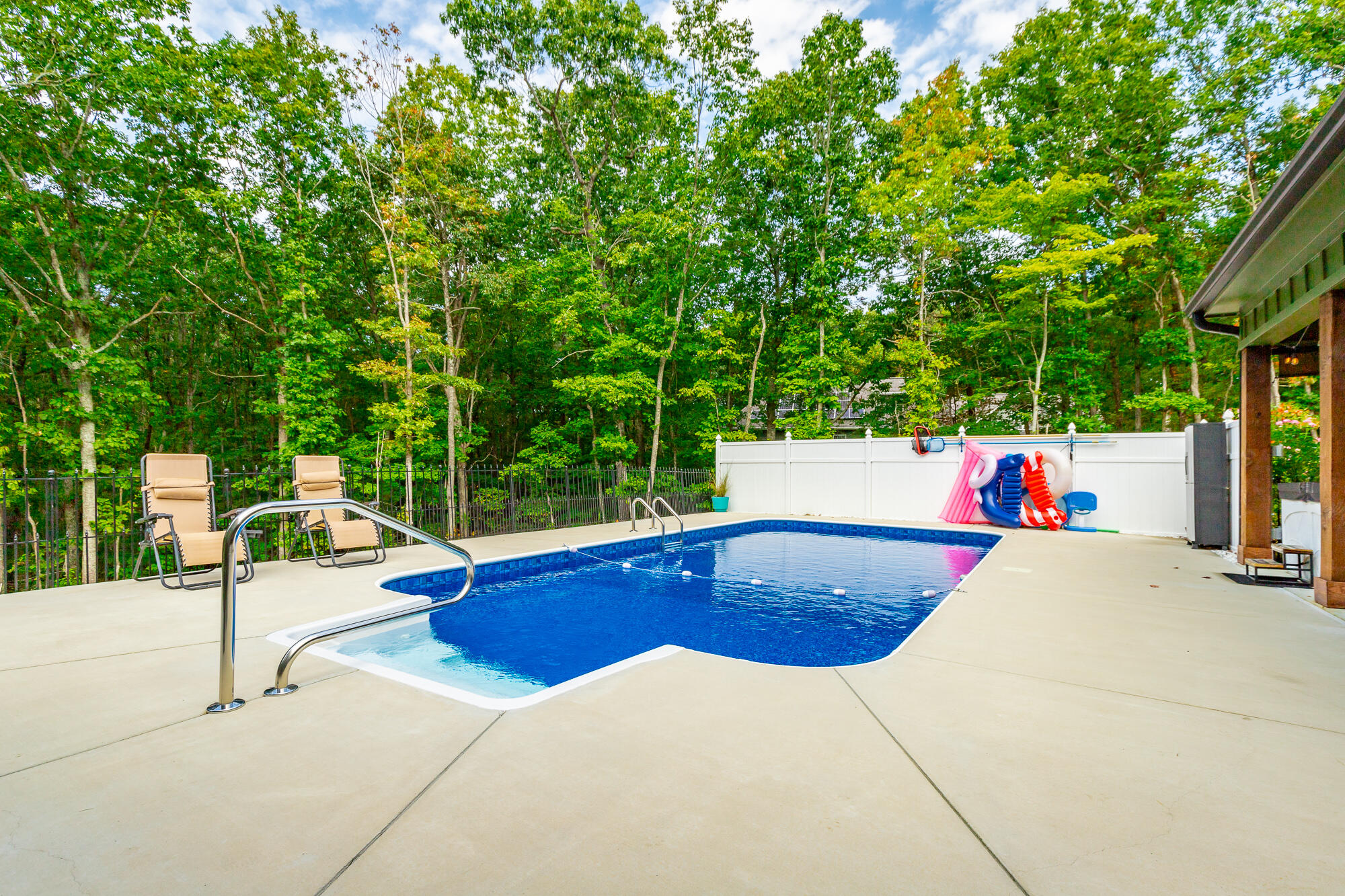 195 N Stewart Lane