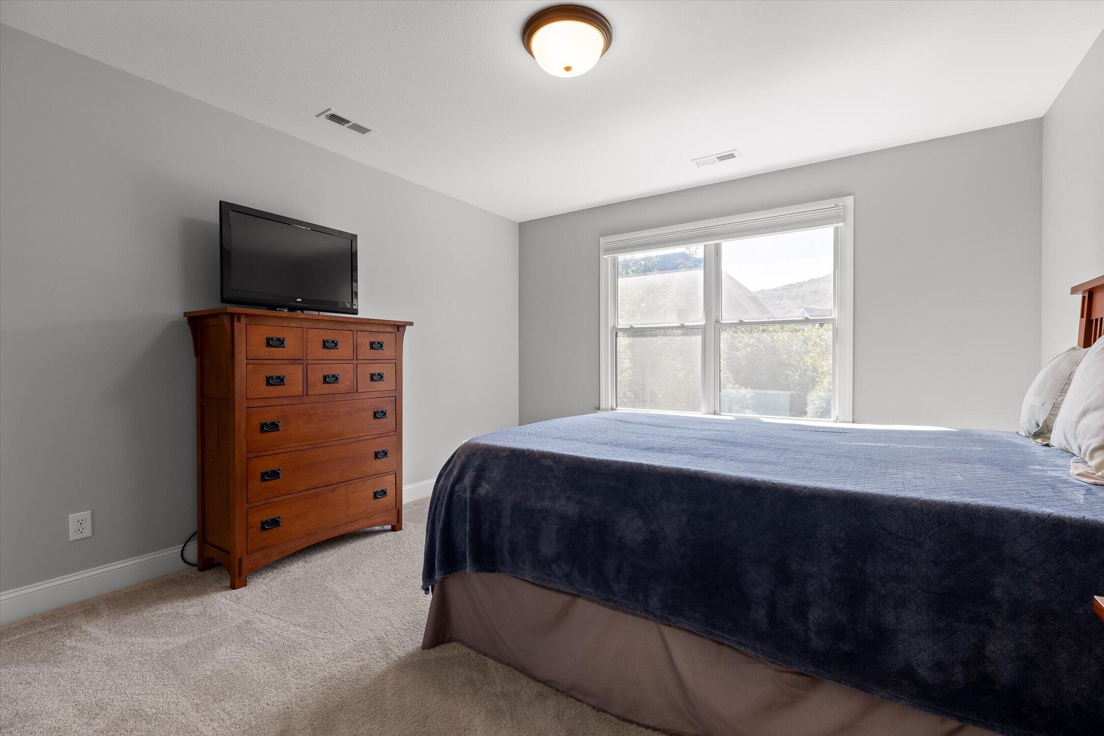 866 Deer Valley Drive