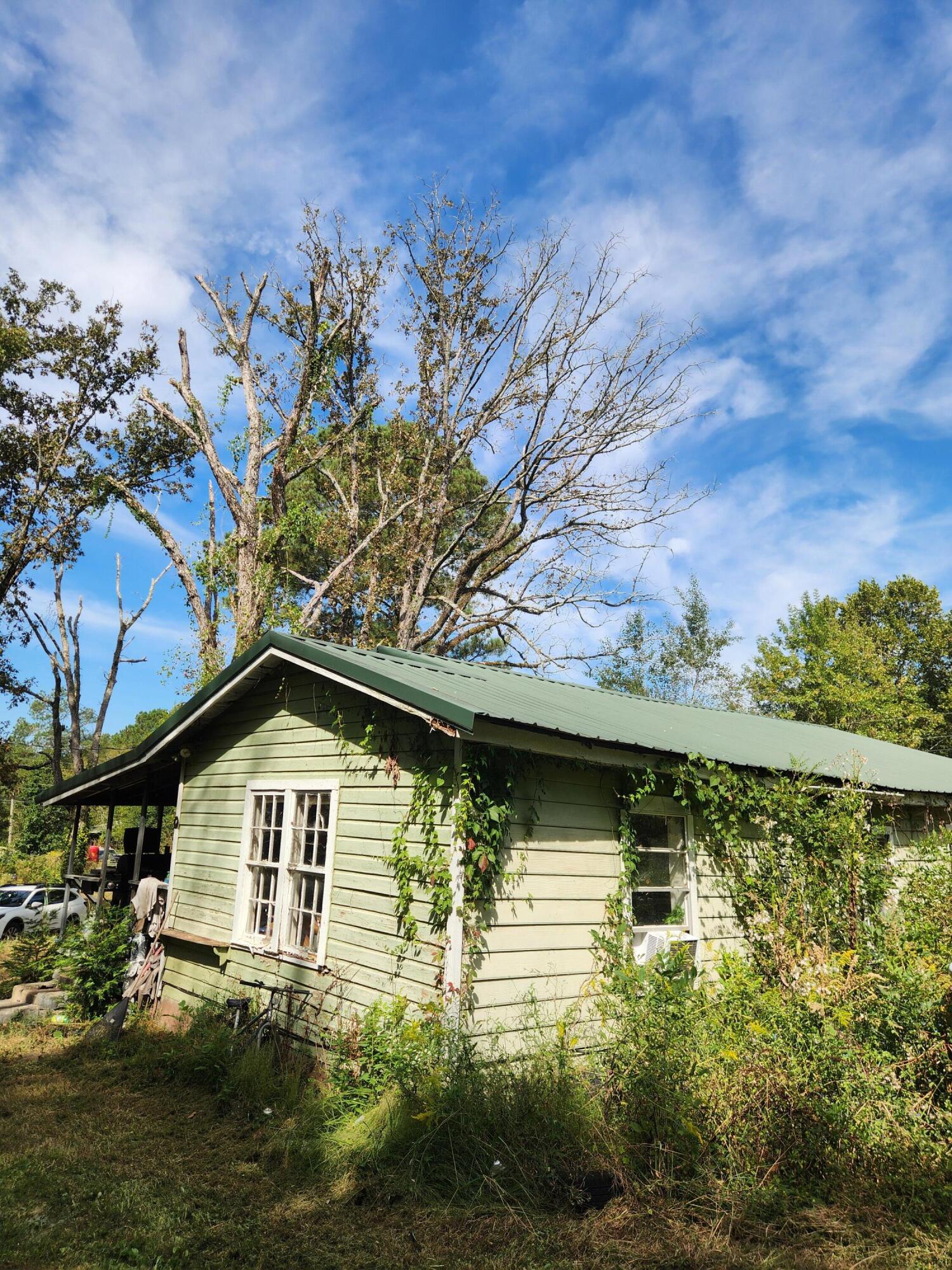 814 Saddle Club Road