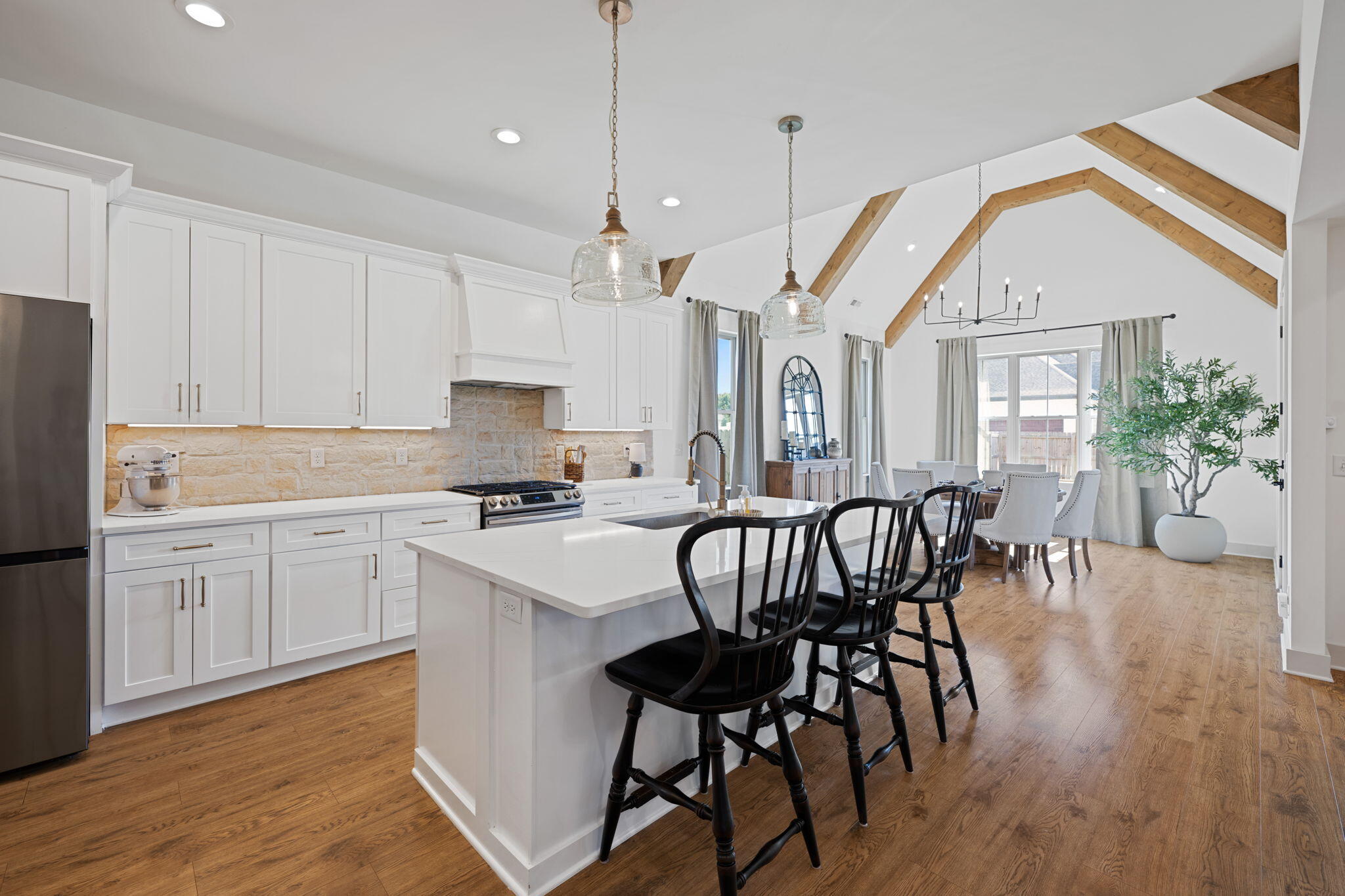 6822 Bacon Lane