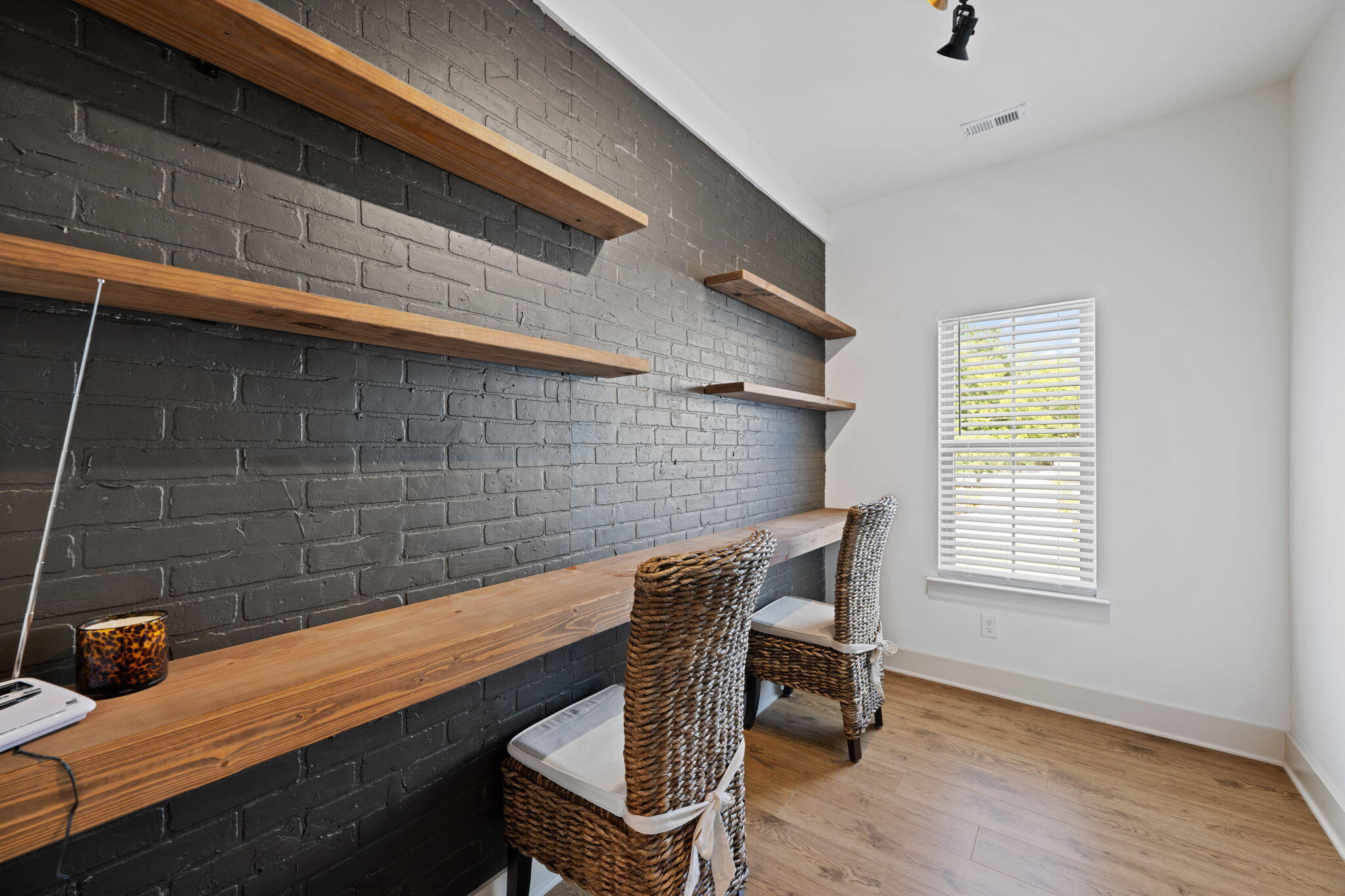 6822 Bacon Lane
