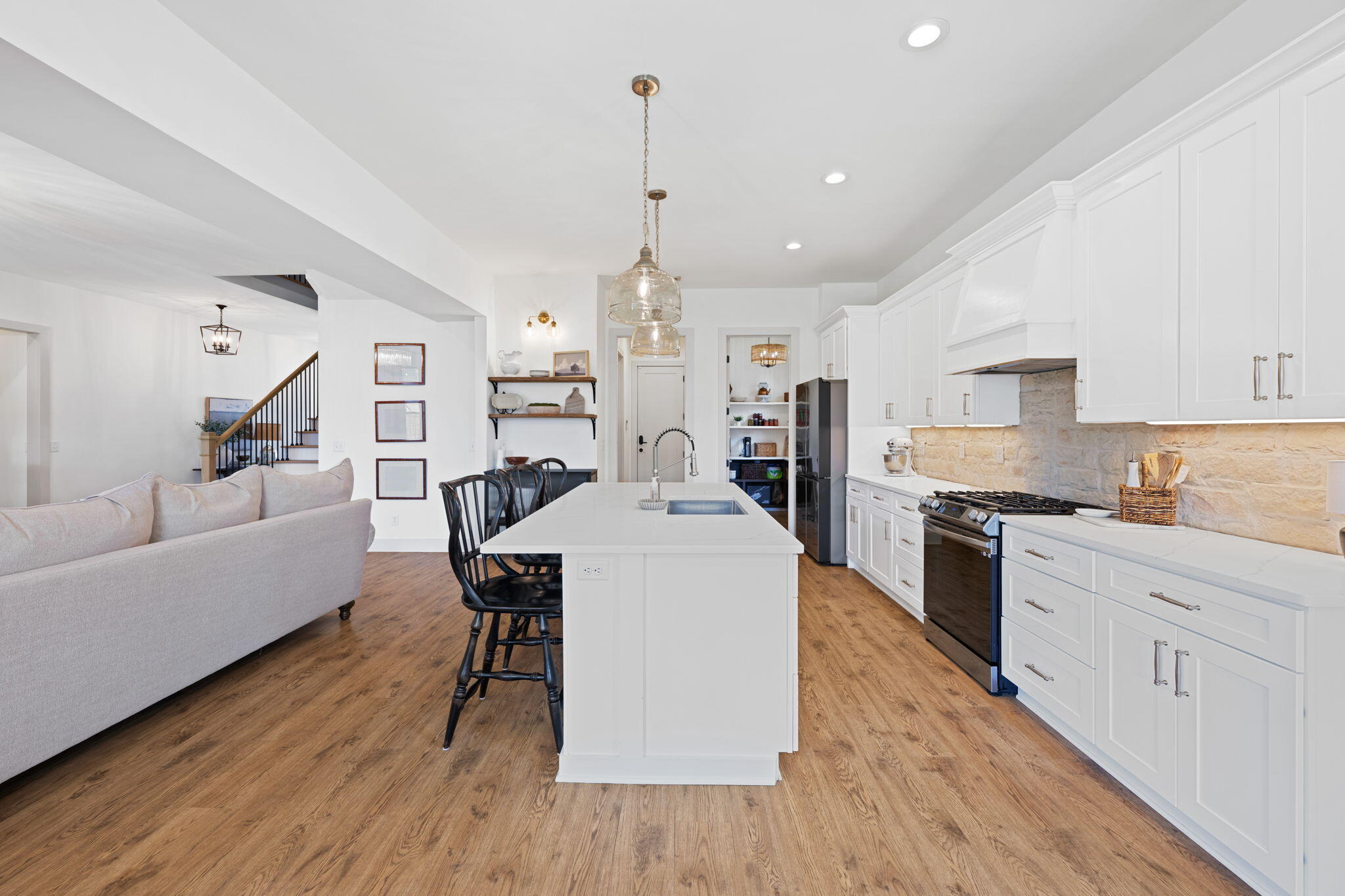 6822 Bacon Lane