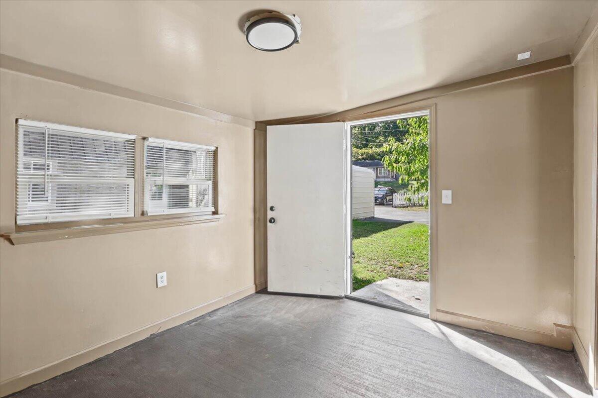 1236 S Seminole Drive