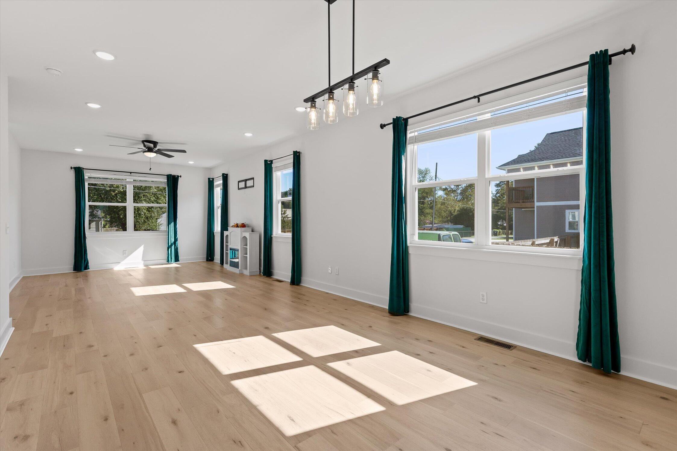 1603 Barry Road