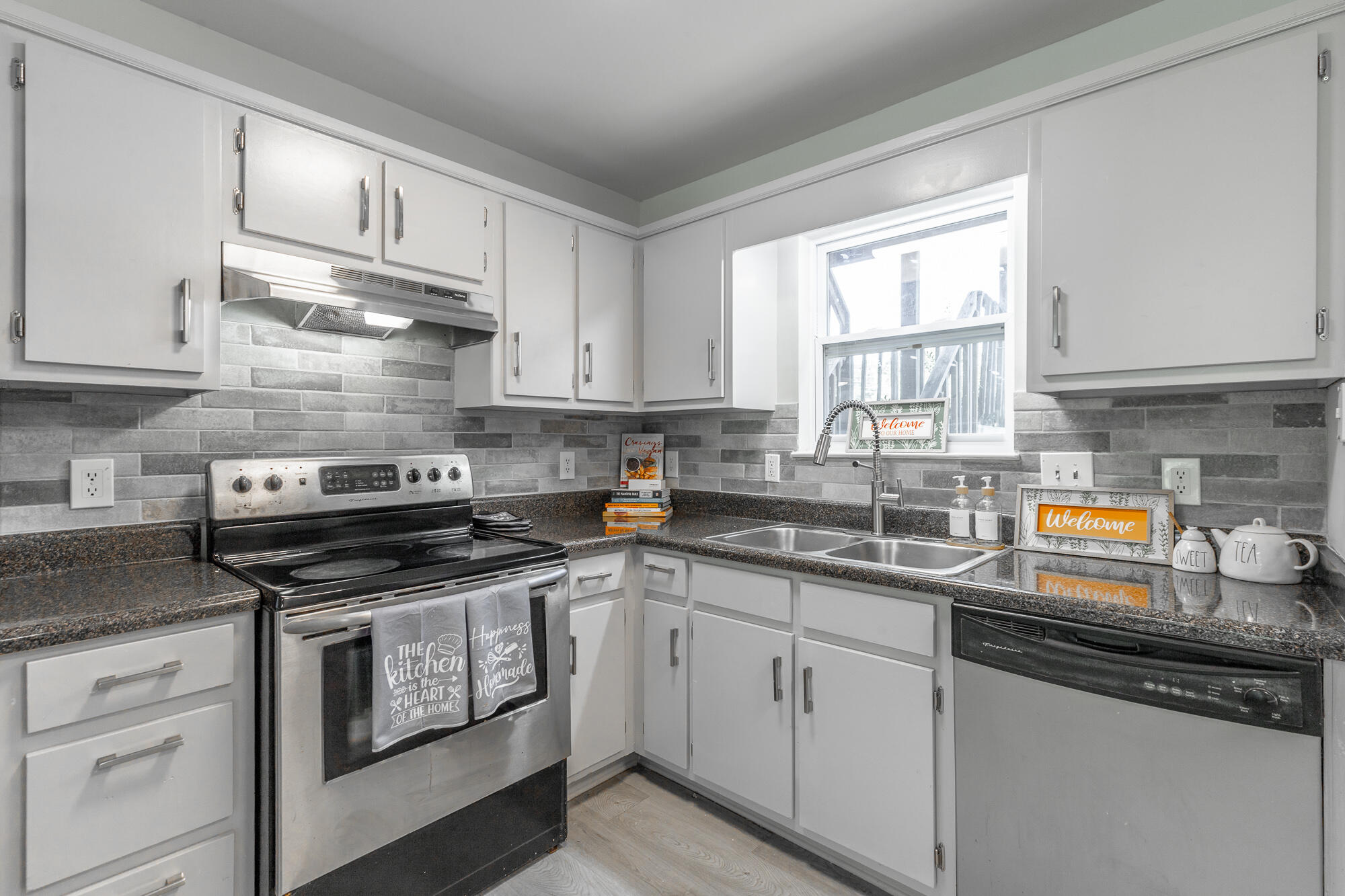3800 Provence Street, 4