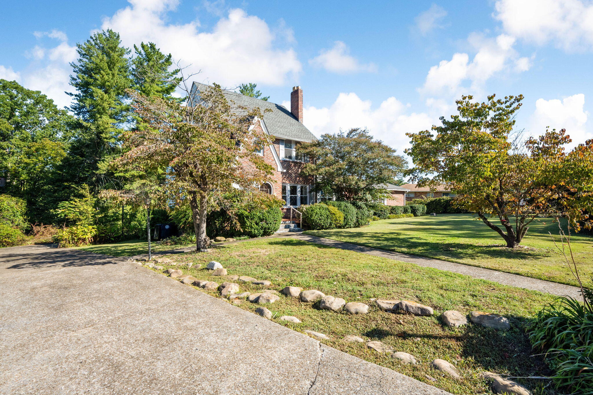 1621 S Rugby Place