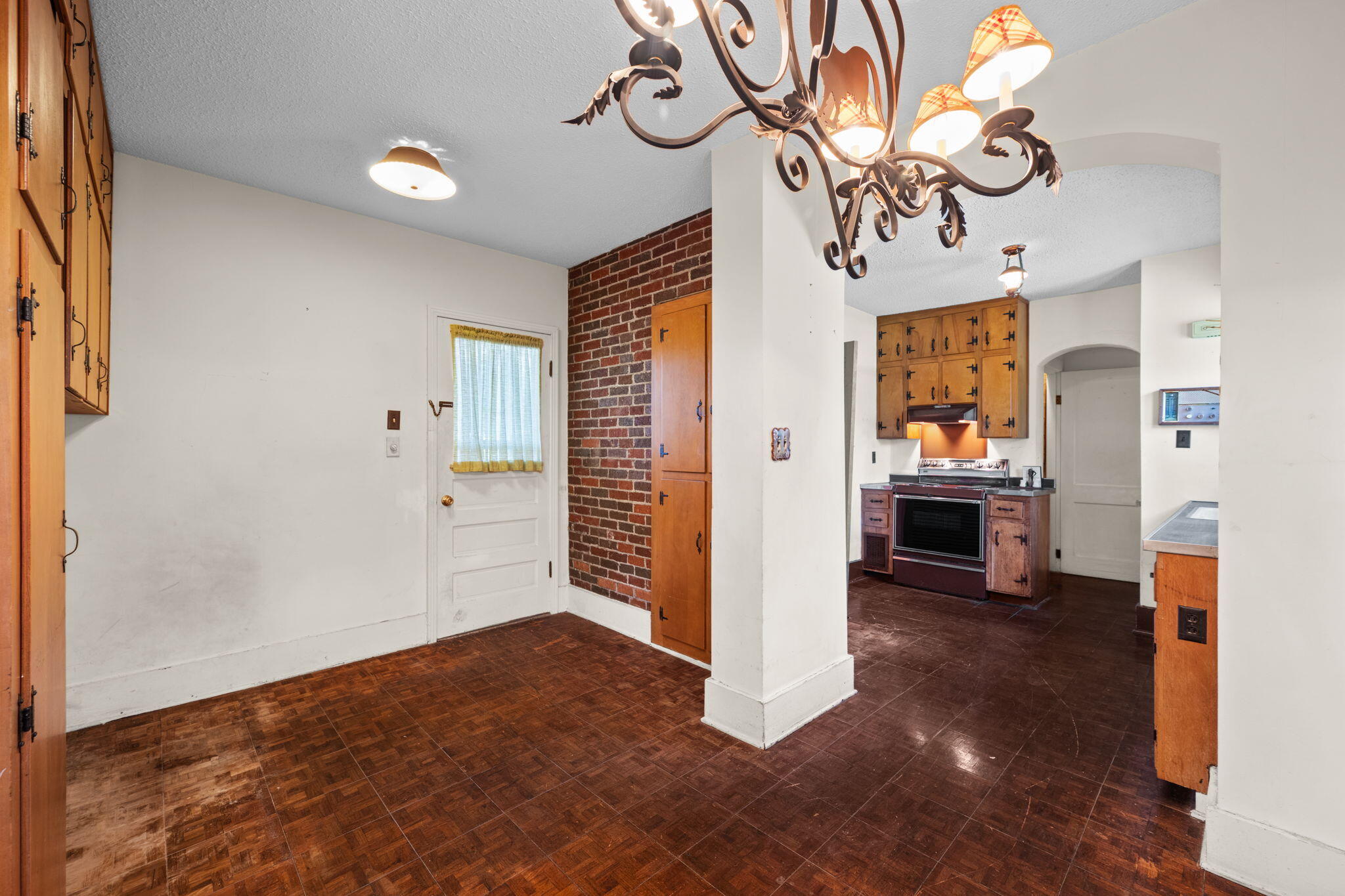 1621 S Rugby Place