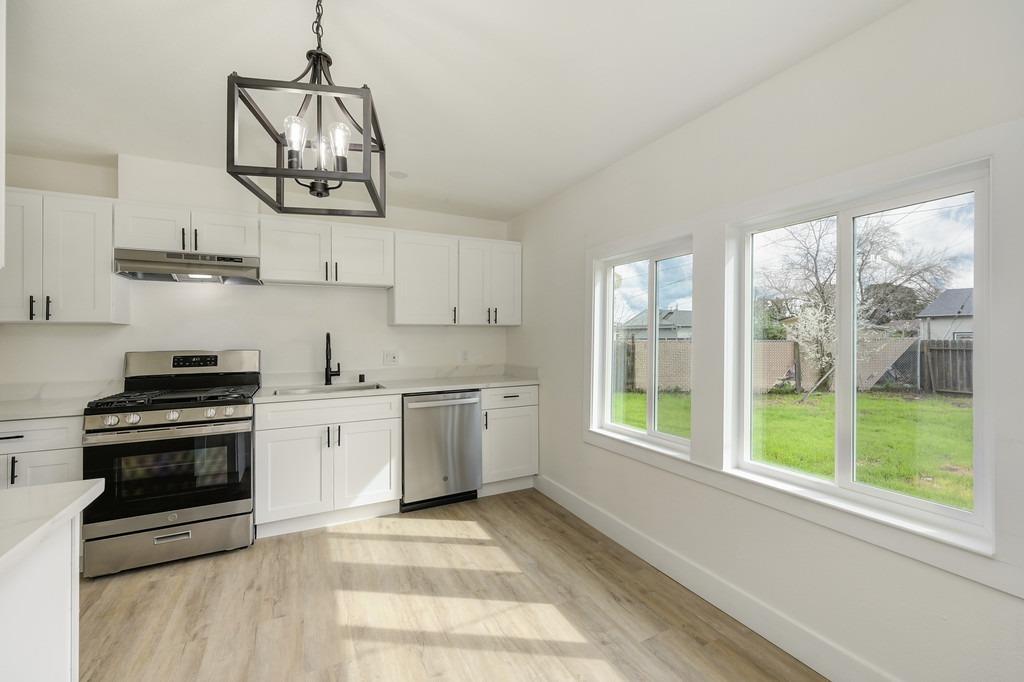 1452 Stoddard Street