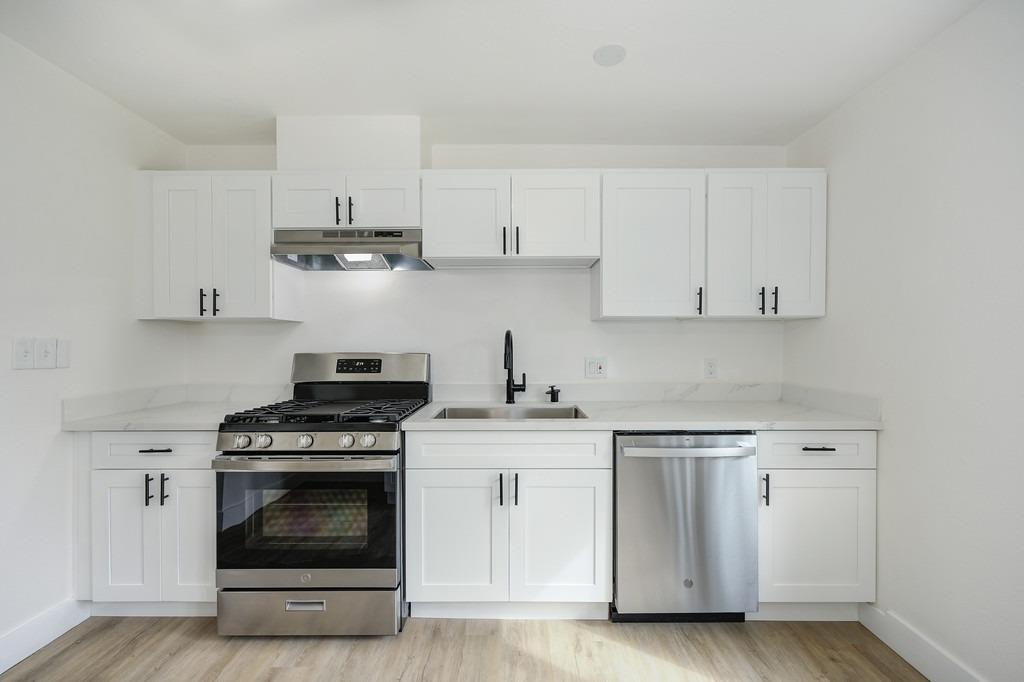 1452 Stoddard Street