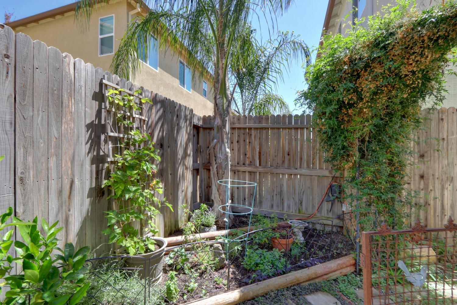 3065 Wading River Way