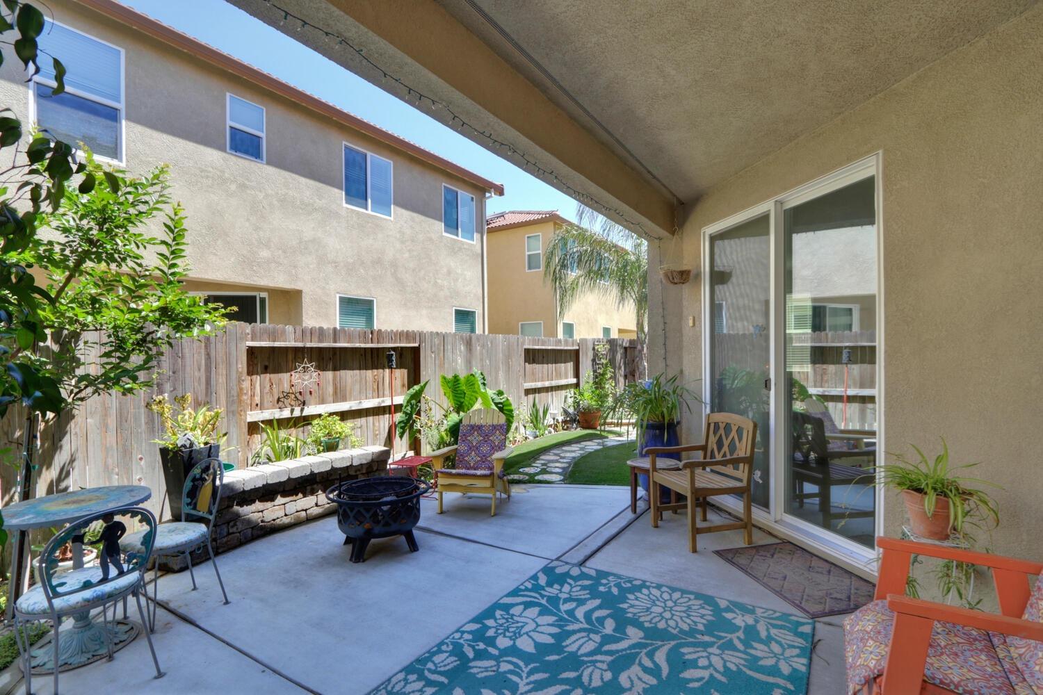 3065 Wading River Way