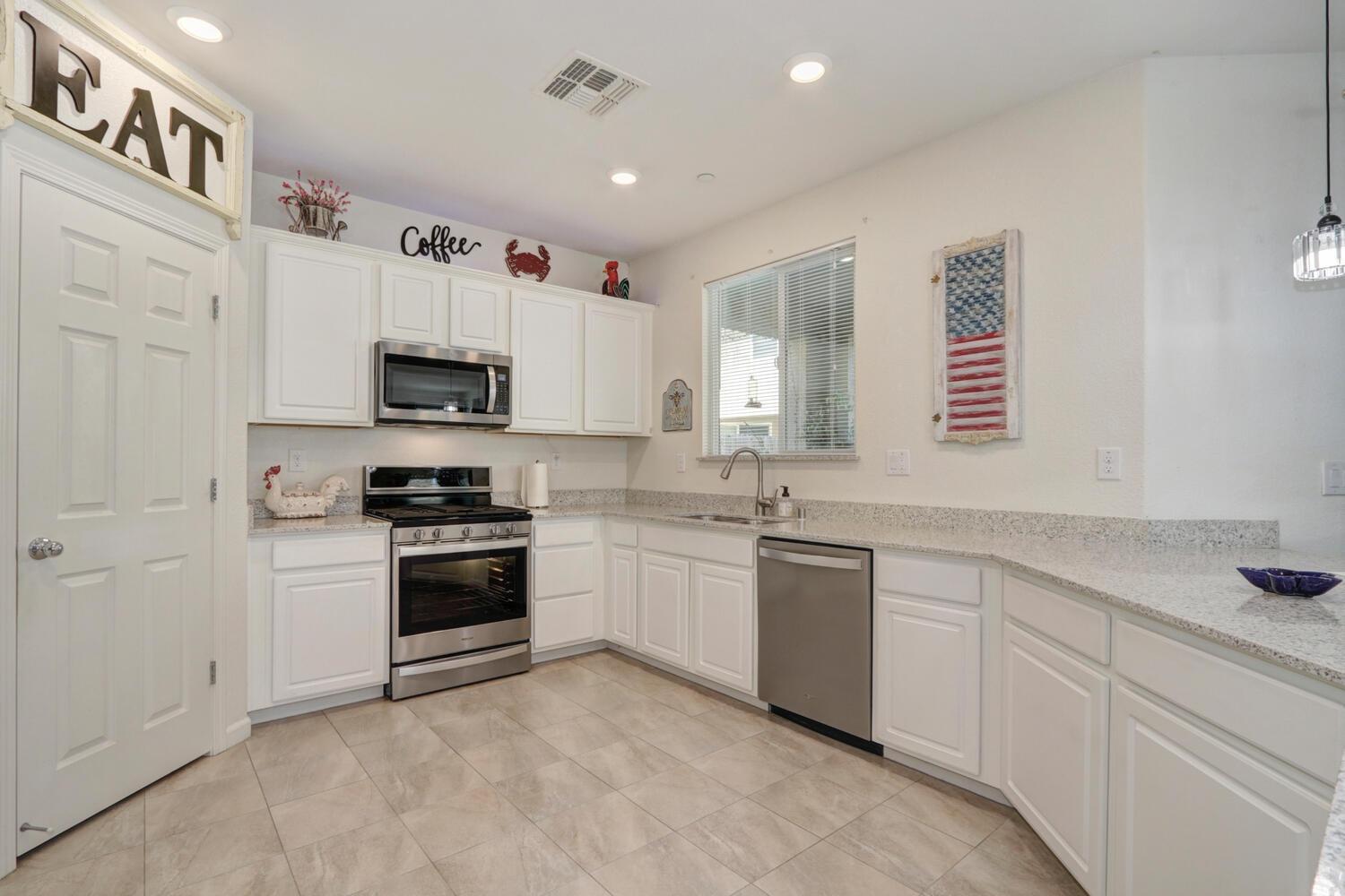 3065 Wading River Way