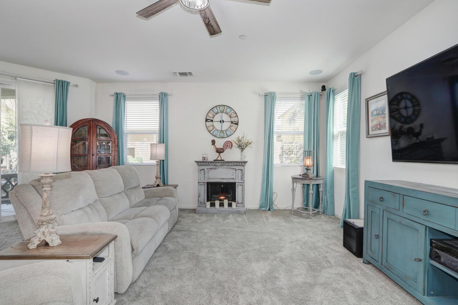 3065 Wading River Way