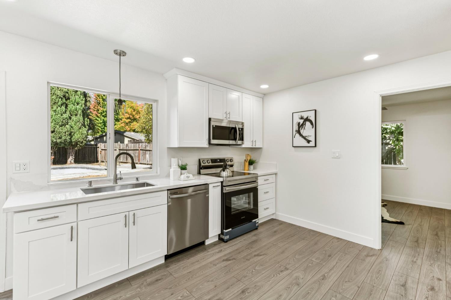 141 Mossglen Circle