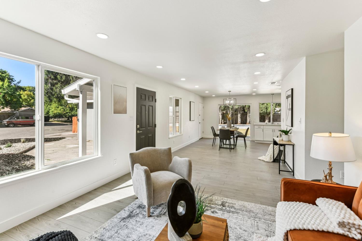 141 Mossglen Circle