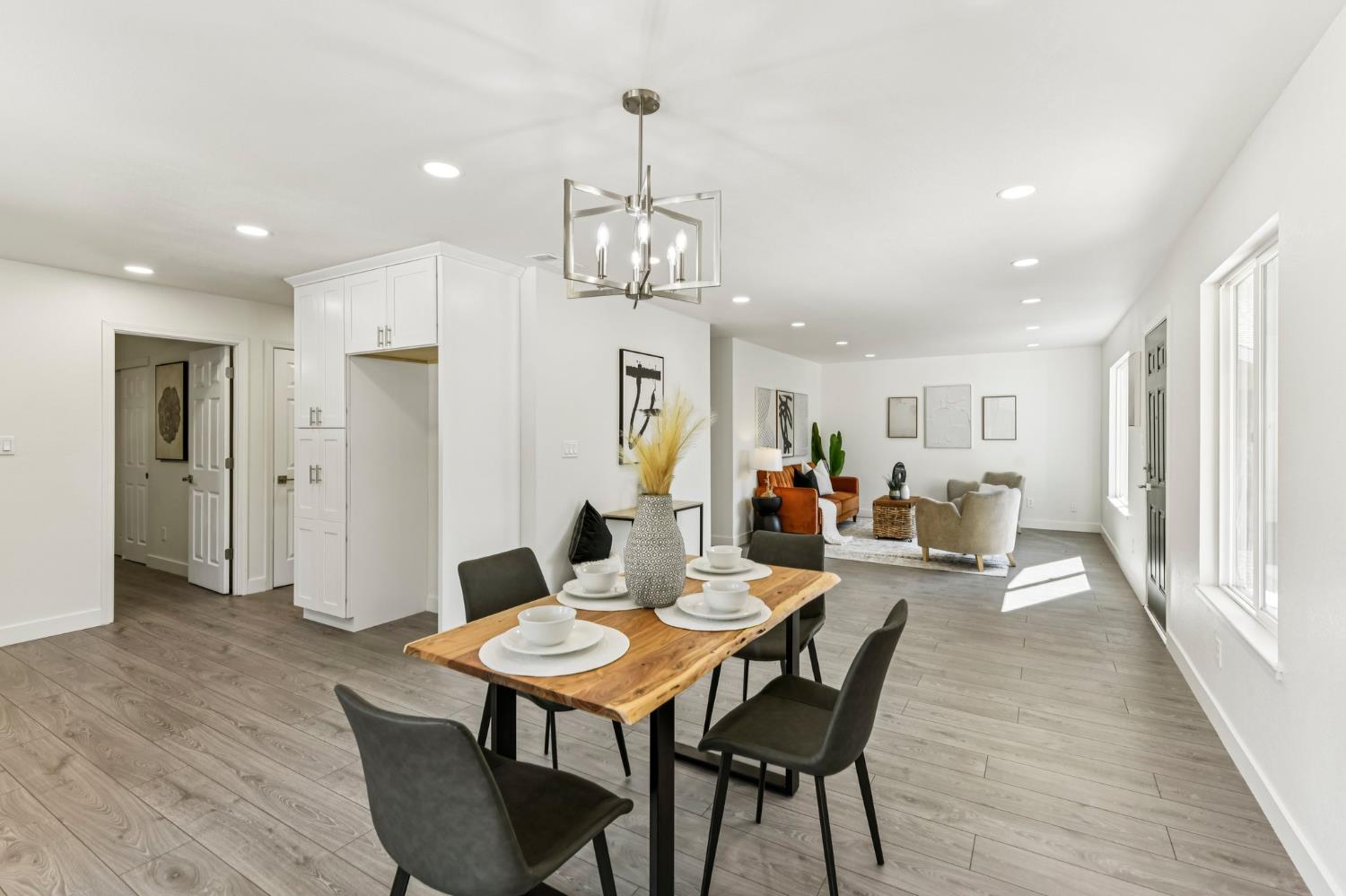 141 Mossglen Circle