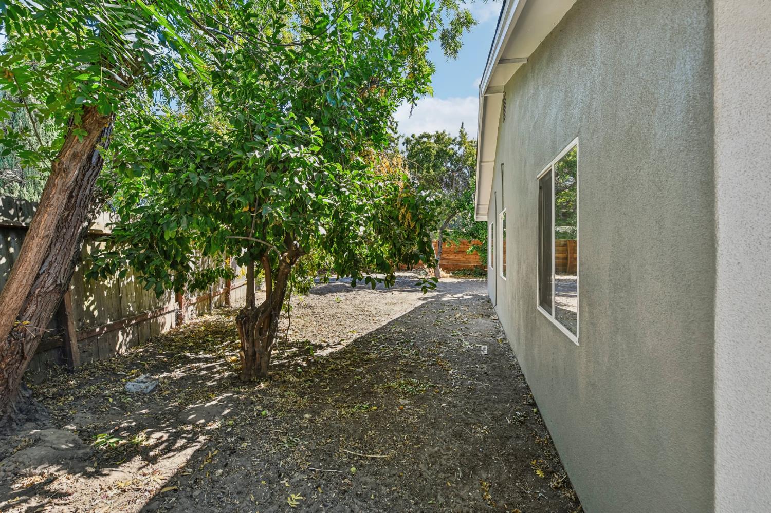 141 Mossglen Circle