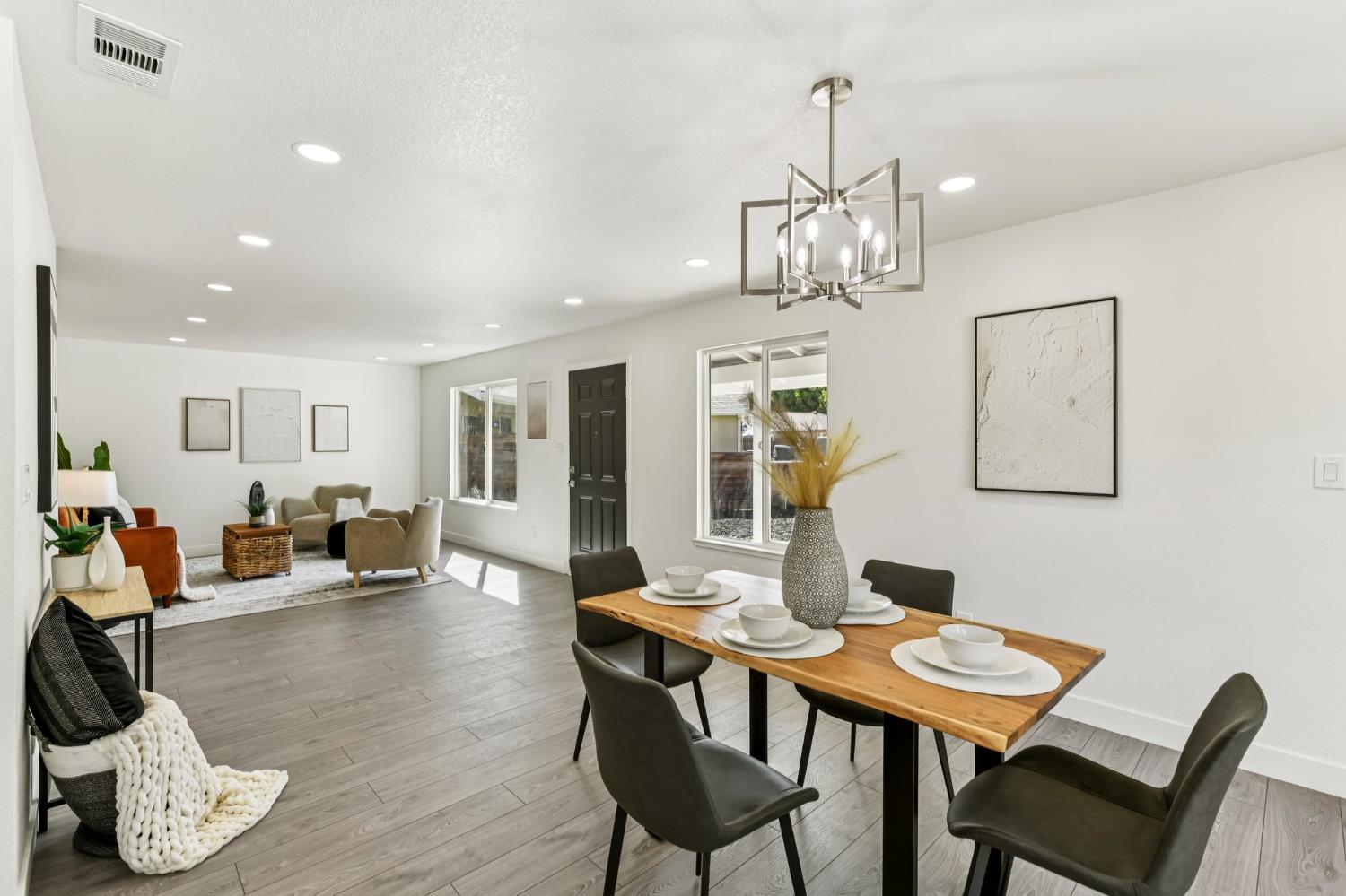 141 Mossglen Circle