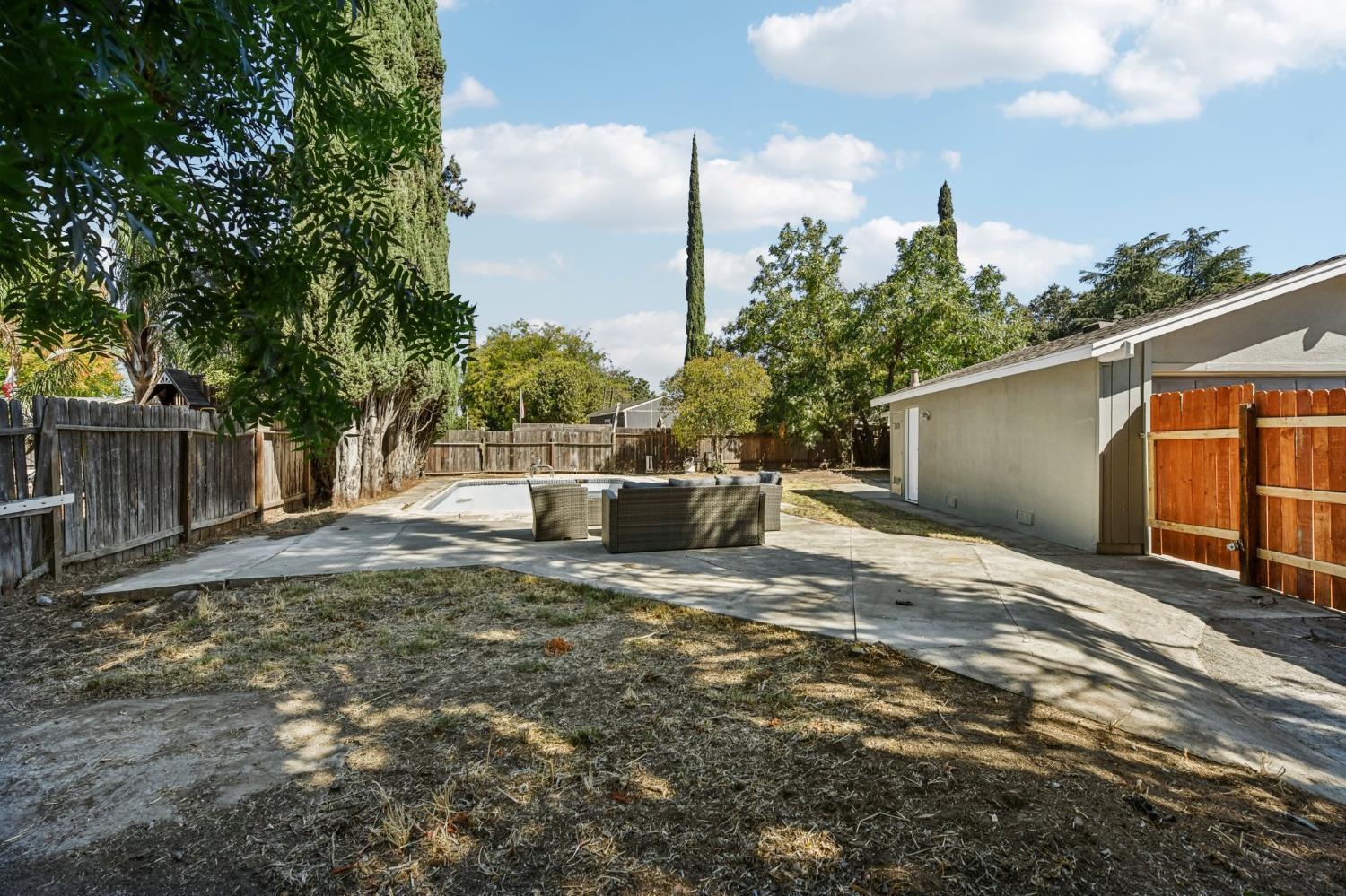 141 Mossglen Circle