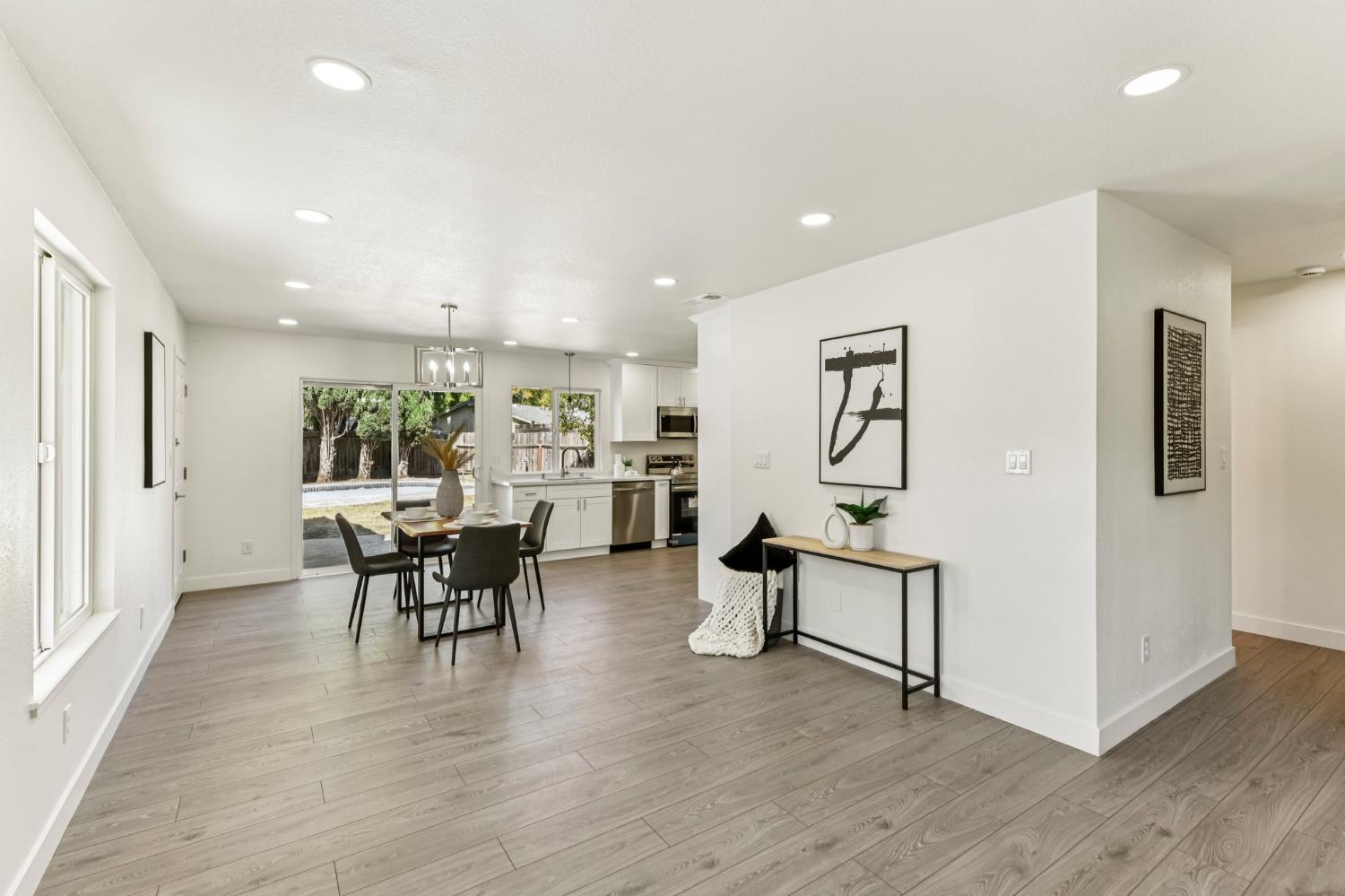 141 Mossglen Circle