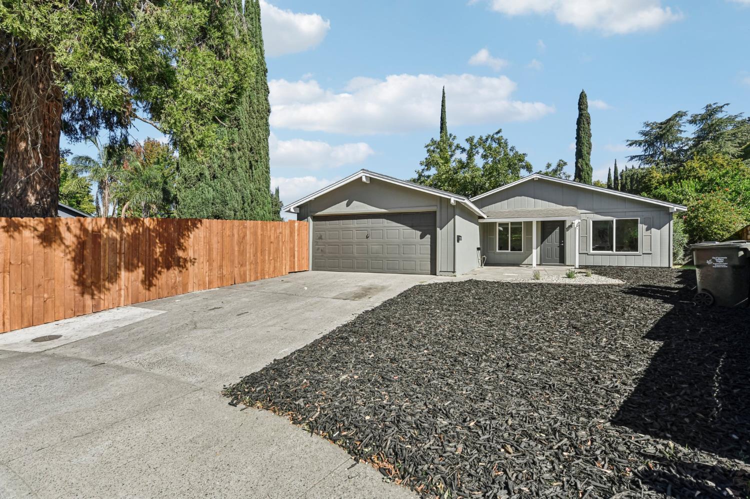 141 Mossglen Circle