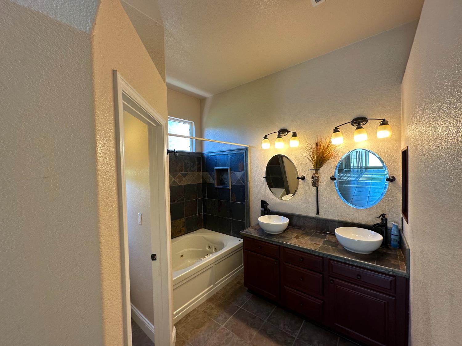 5814 Anchor Bay Way